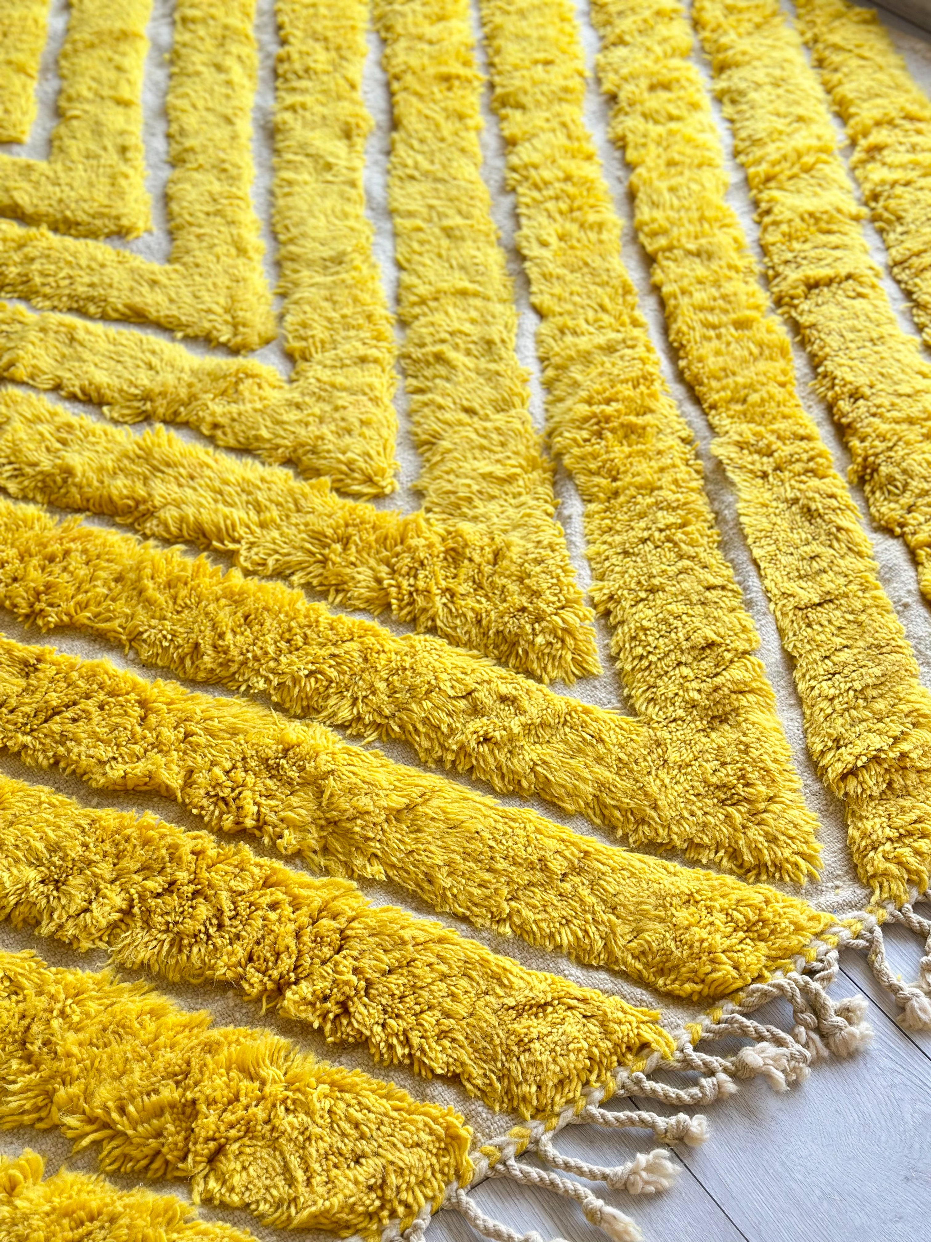 Yellow Berber carpet, colorful Beni Ouarain - n°685