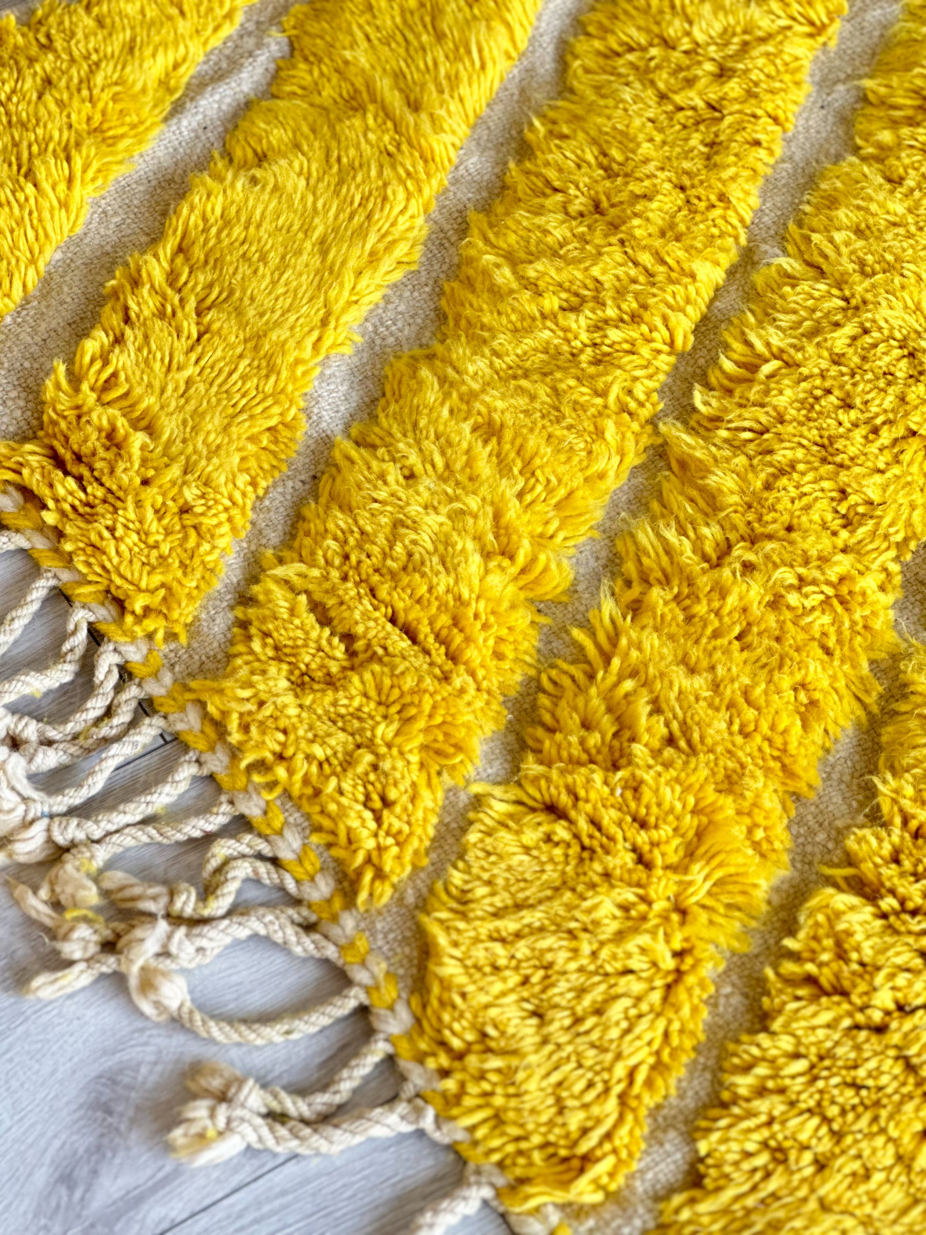 Yellow Berber carpet, colorful Beni Ouarain - n°685