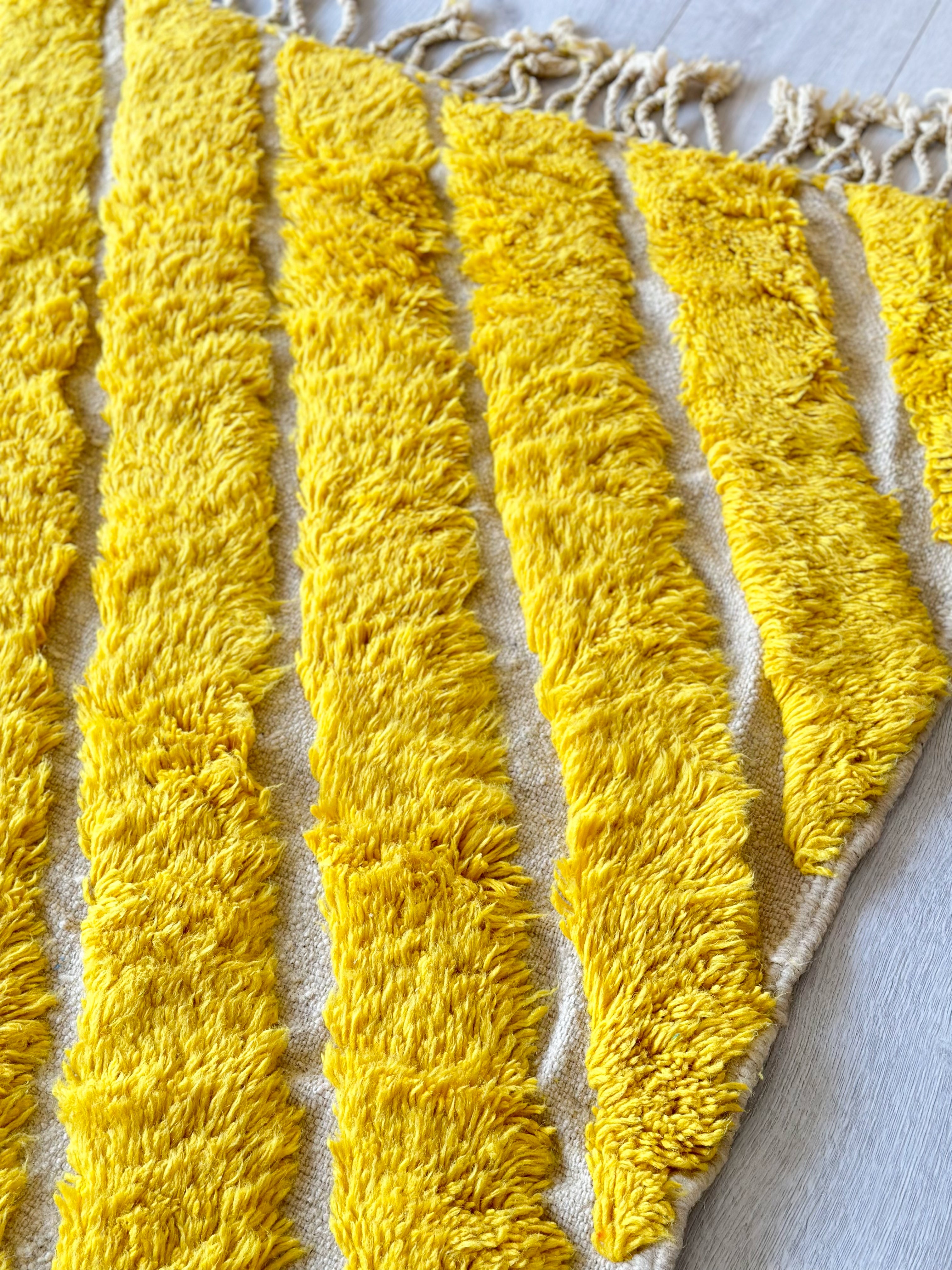 Yellow Berber carpet, colorful Beni Ouarain - n°685