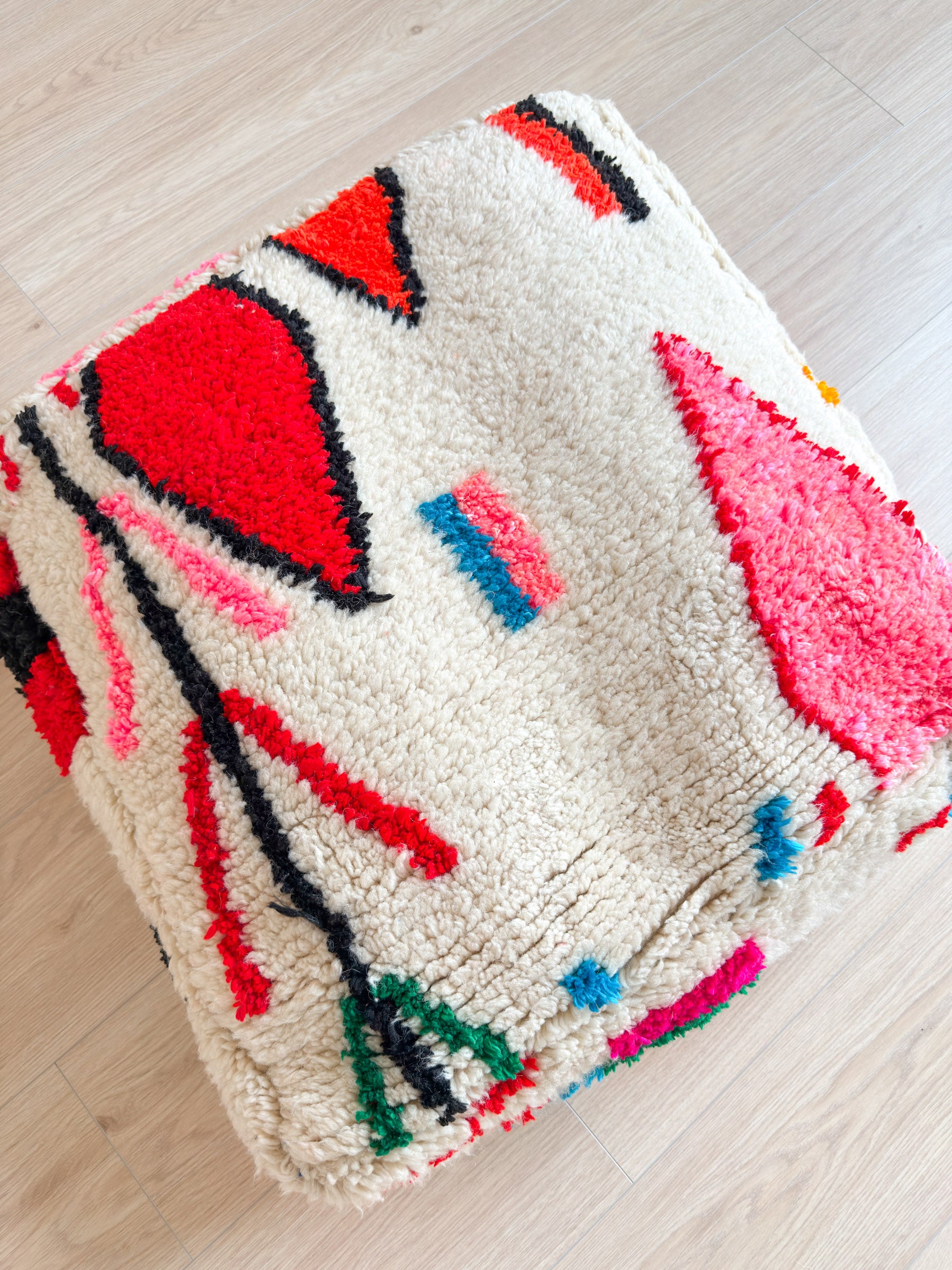 Moroccan pouf, colorful Berber pouf - 60 x 60 cm - n°23
