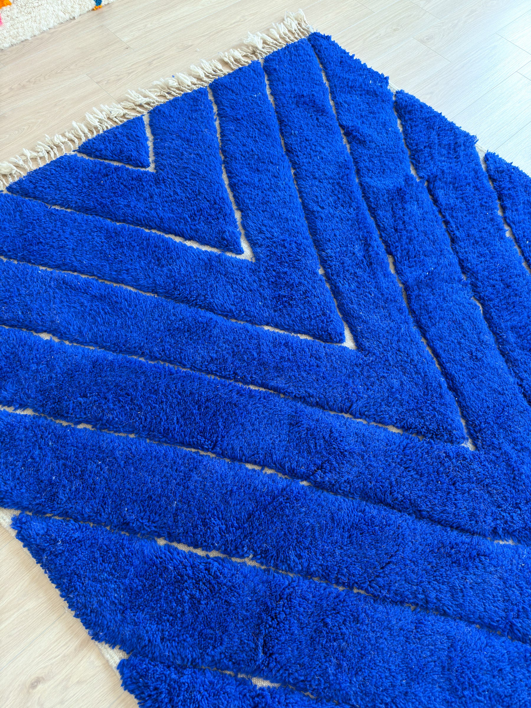 Majorelle blue Berber rug, colorful Beni Ouarain - n°682
