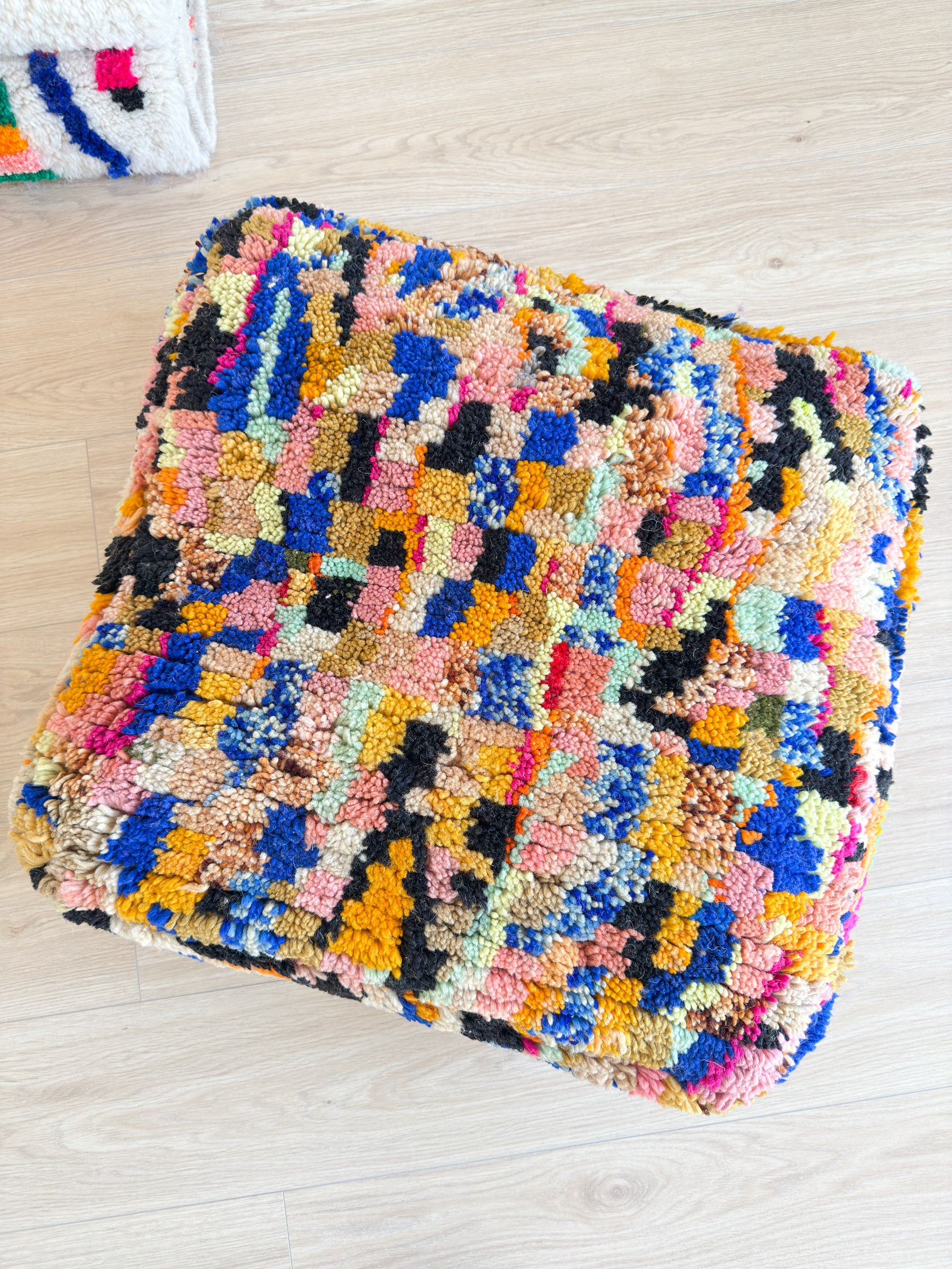 Moroccan pouf, colorful Berber pouf - 60 x 60 cm - n°56