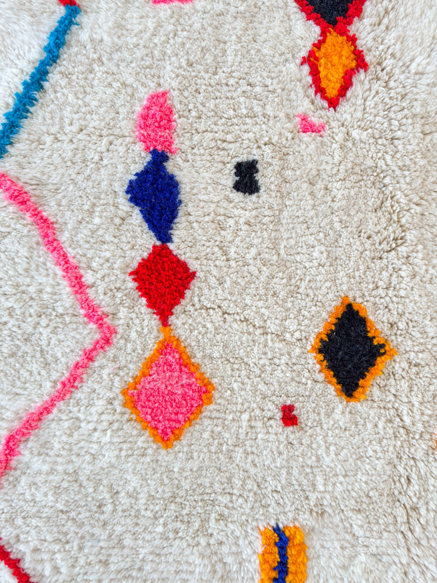 Kleurrijk berber tapijt 138 x 266 cm - n°2044