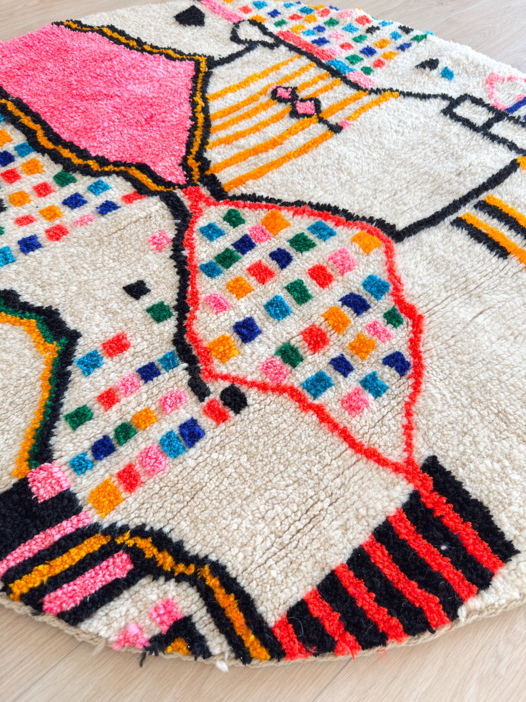 Colorful Berber rug 138 cm - No. 1