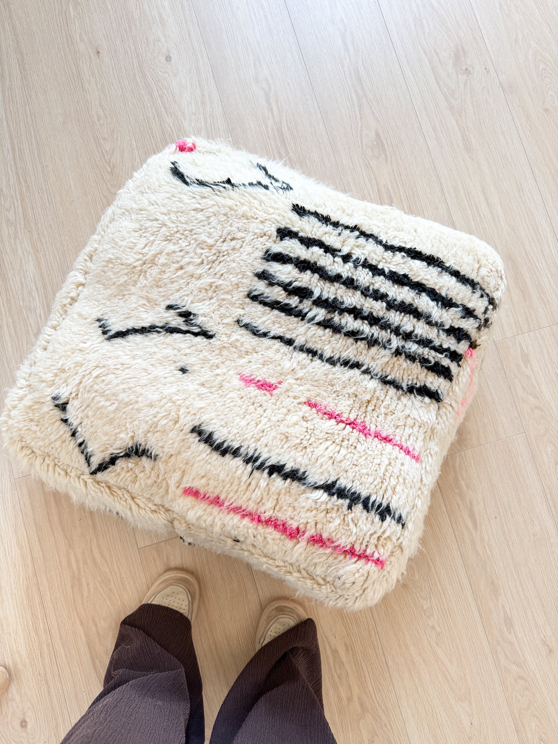Entwurf – Marokkanischer Pouf, farbenfroher Berber-Pouf – 60 x 60 cm – Nr. 123
