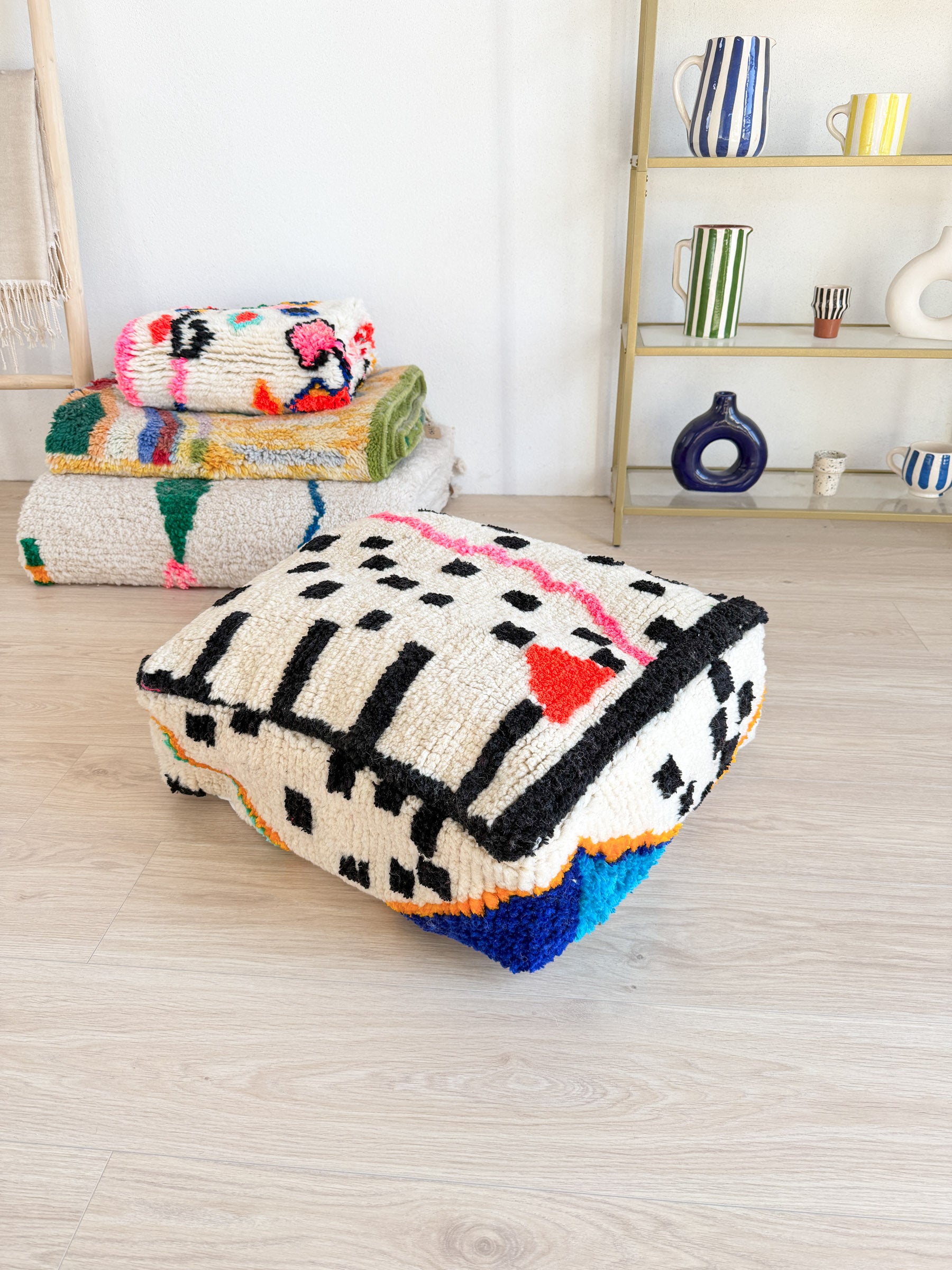 Marokkanischer Pouf, bunter Berber-Pouf - 60 x 60 cm - Nr. 83