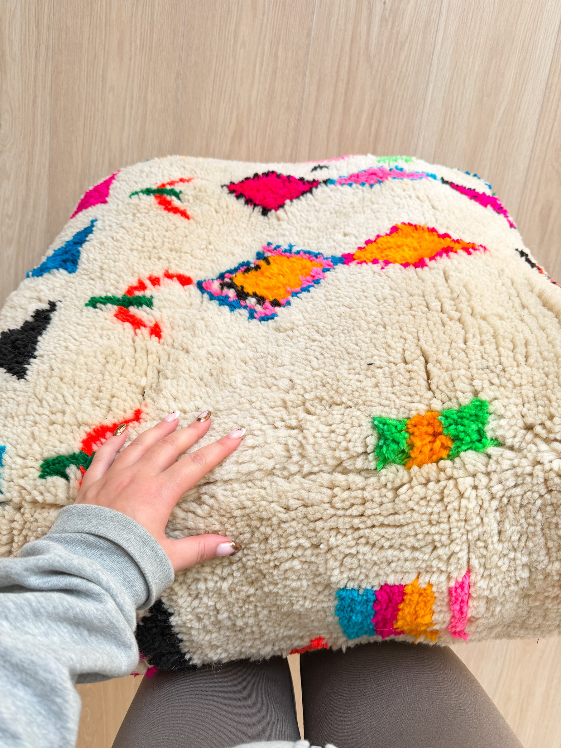 Entwurf - Marokkanischer Pouf, bunter Berber-Pouf - 60 x 60 cm - Nr. XX