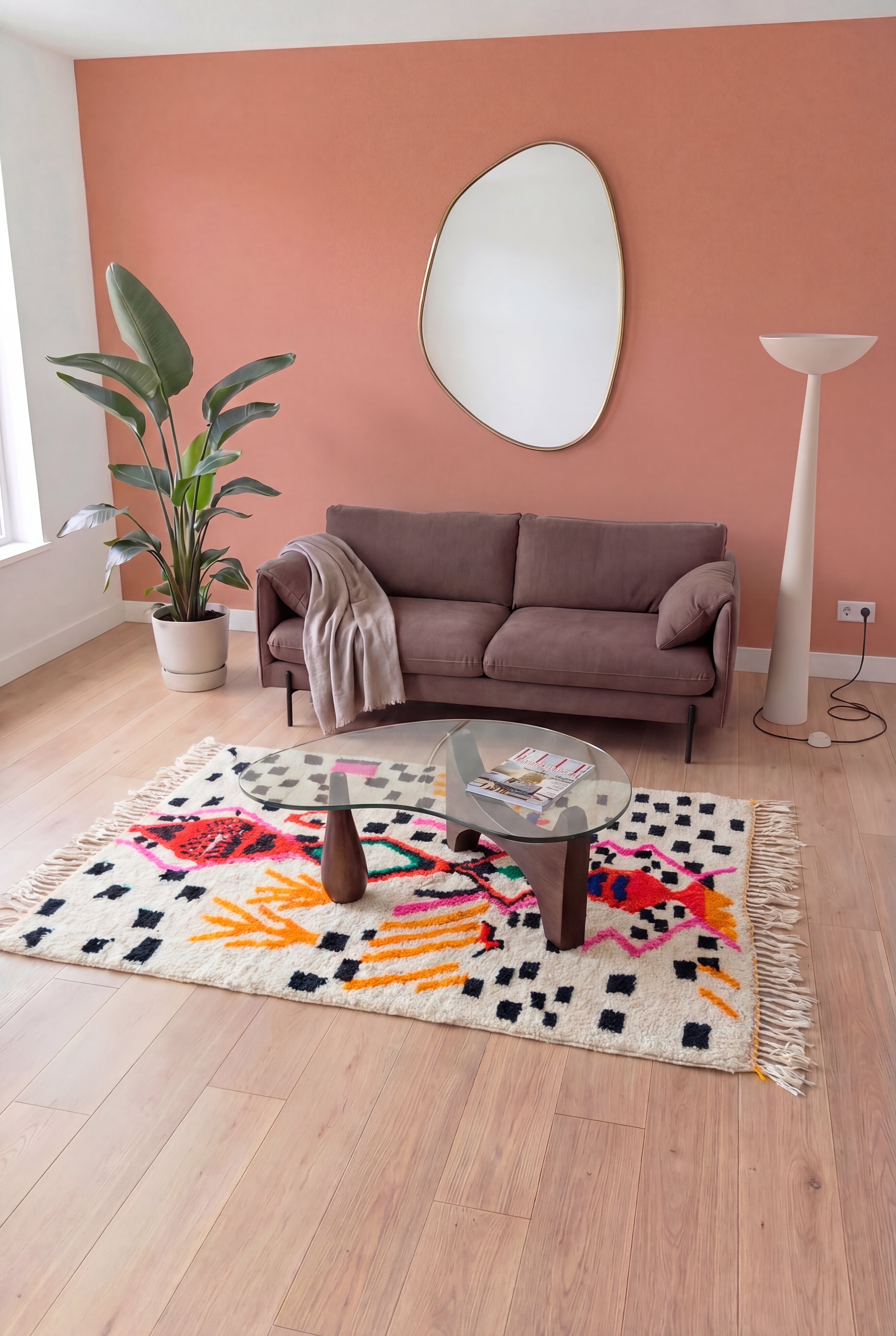 Marokkaans Berbers Azilal tapijt kleurrijk handgemaakt, wol en katoen multicolor, 158x256 cm, n2245 — gestileerd in een eigentijdse woonkamer | Tamazi