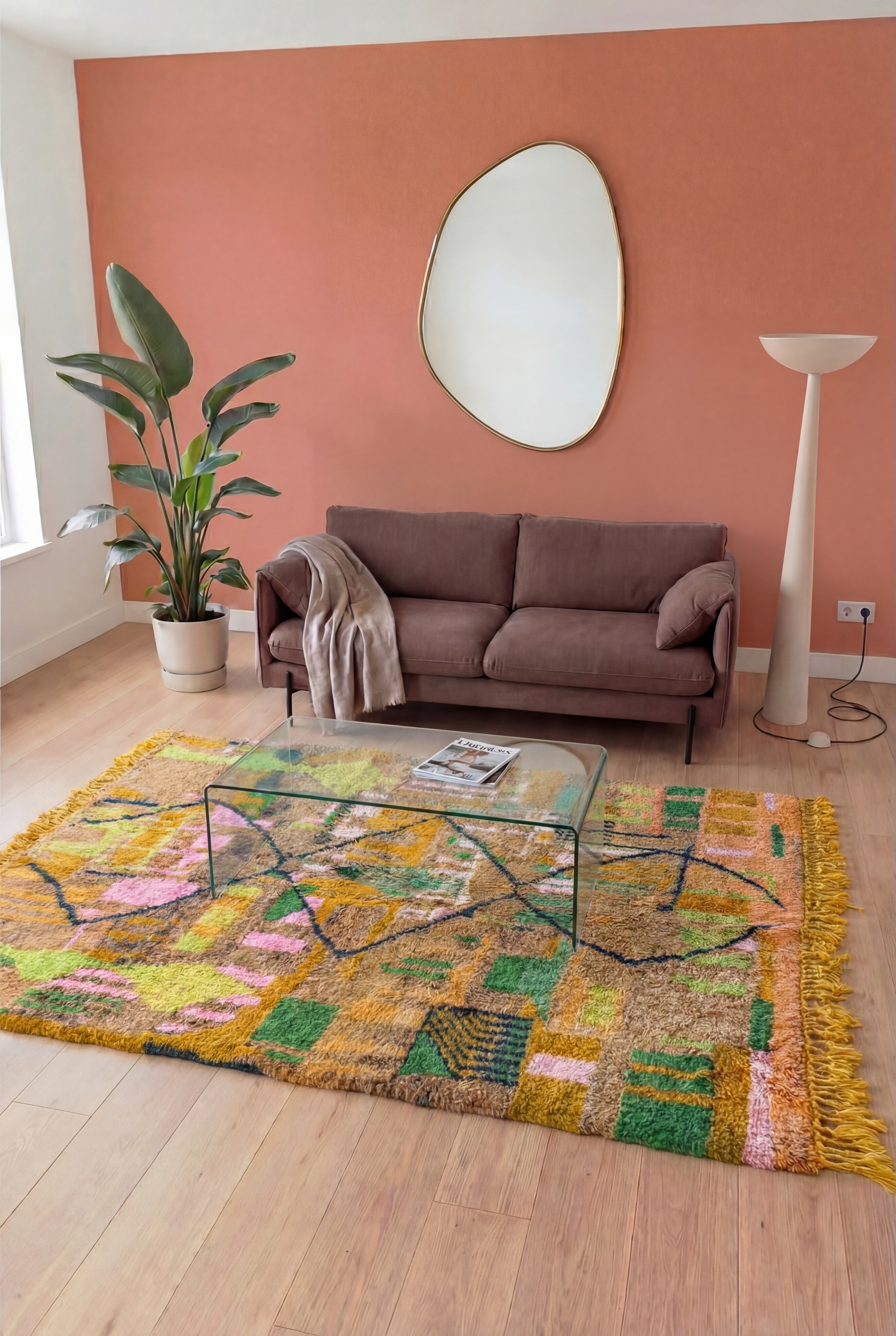 Handgemaakt gekleurd Marokkaans Azilal berbertapijt, wol en katoen multicolor in pasteltinten, 202x321 cm, n2097 — gestileerd in een eigentijdse woonkamer | Tamazi