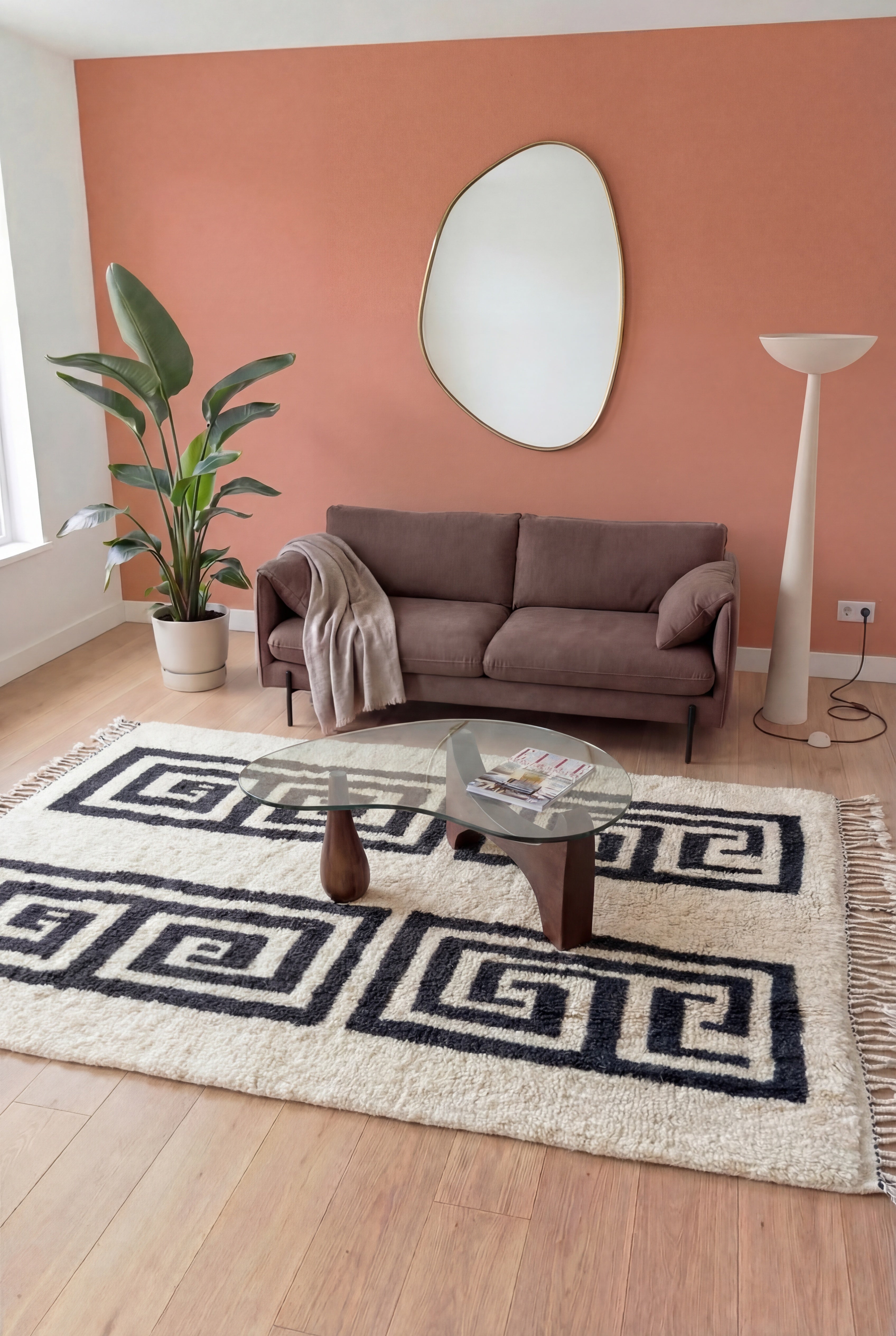 Handgemaaakt Marokkaans Beni Ouarain berbertapijt van wol in gebroken wit en zwart, 200x340 cm, n2263 — gestileerd in een eigentijdse woonkamer | Tamazi