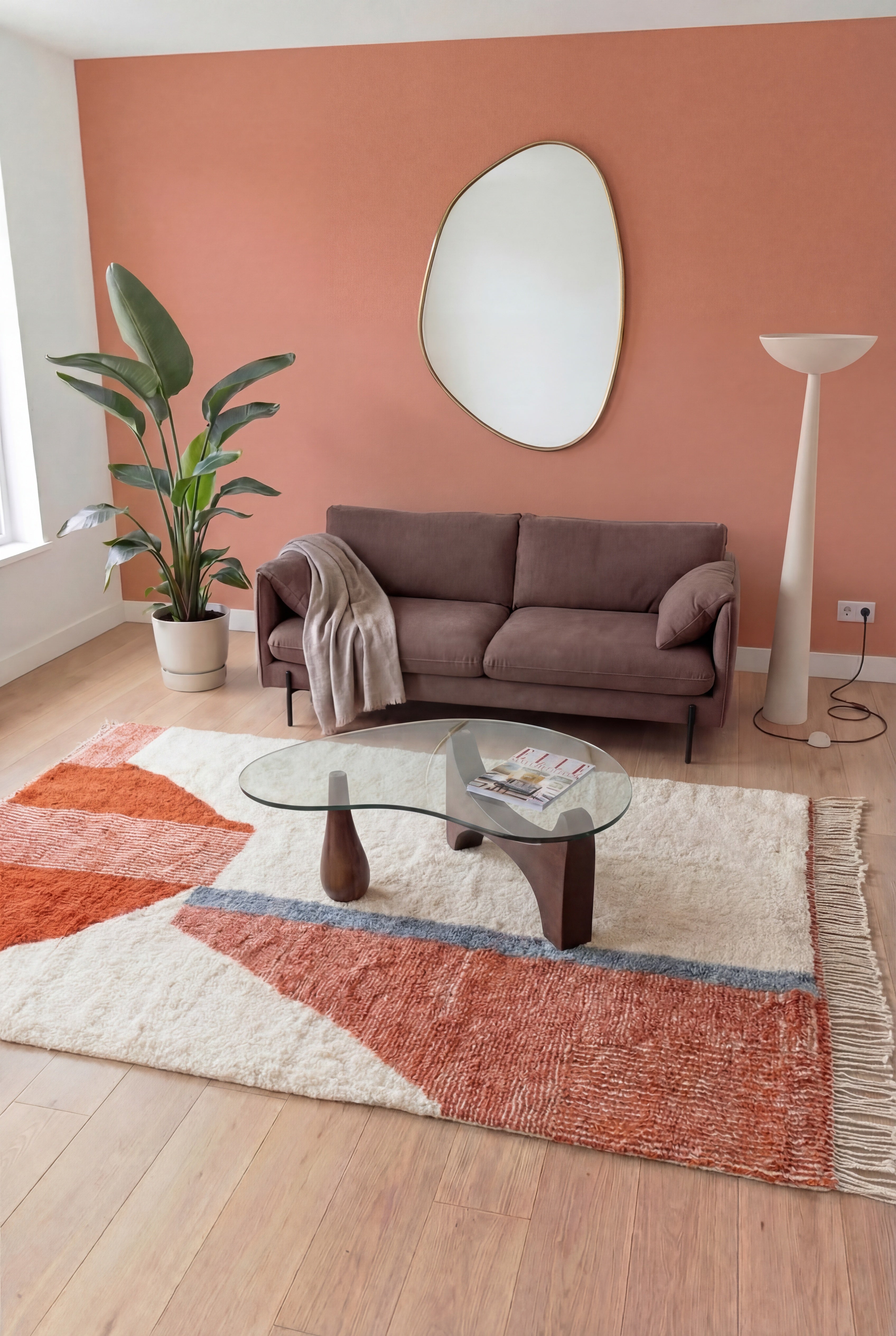 Handgefertigter marokkanischer Berberteppich Mrirt, Wolle weiß, grau und orange, 205x300 cm, n2373 — in einem zeitgenössischen Wohnzimmer inszeniert | Tamazi