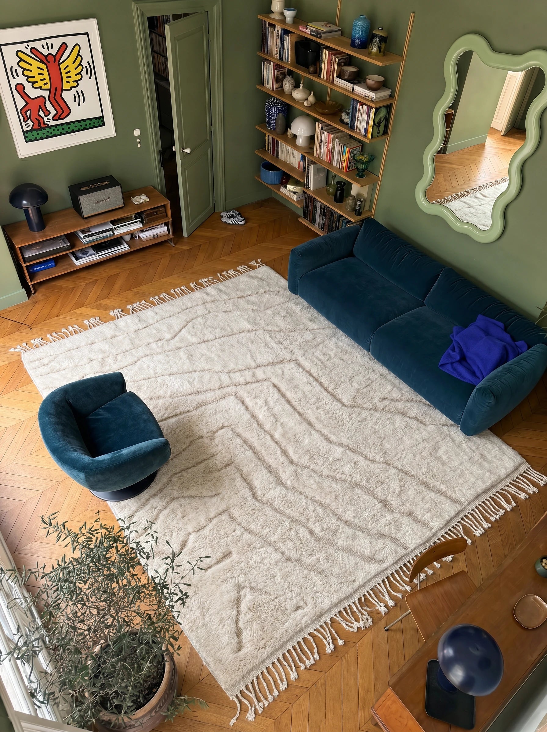 Tapis M'rirt 208 x 325 cm, tapis berbère en situation dans un salon, fait main en laine | Tamazi