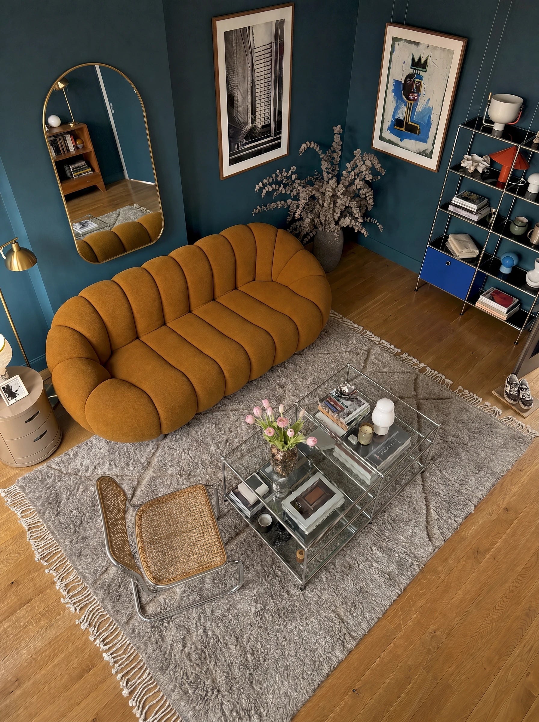 Tapis M'rirt 213 x 320 cm, tapis berbère en situation dans un salon, fait main en laine | Tamazi
