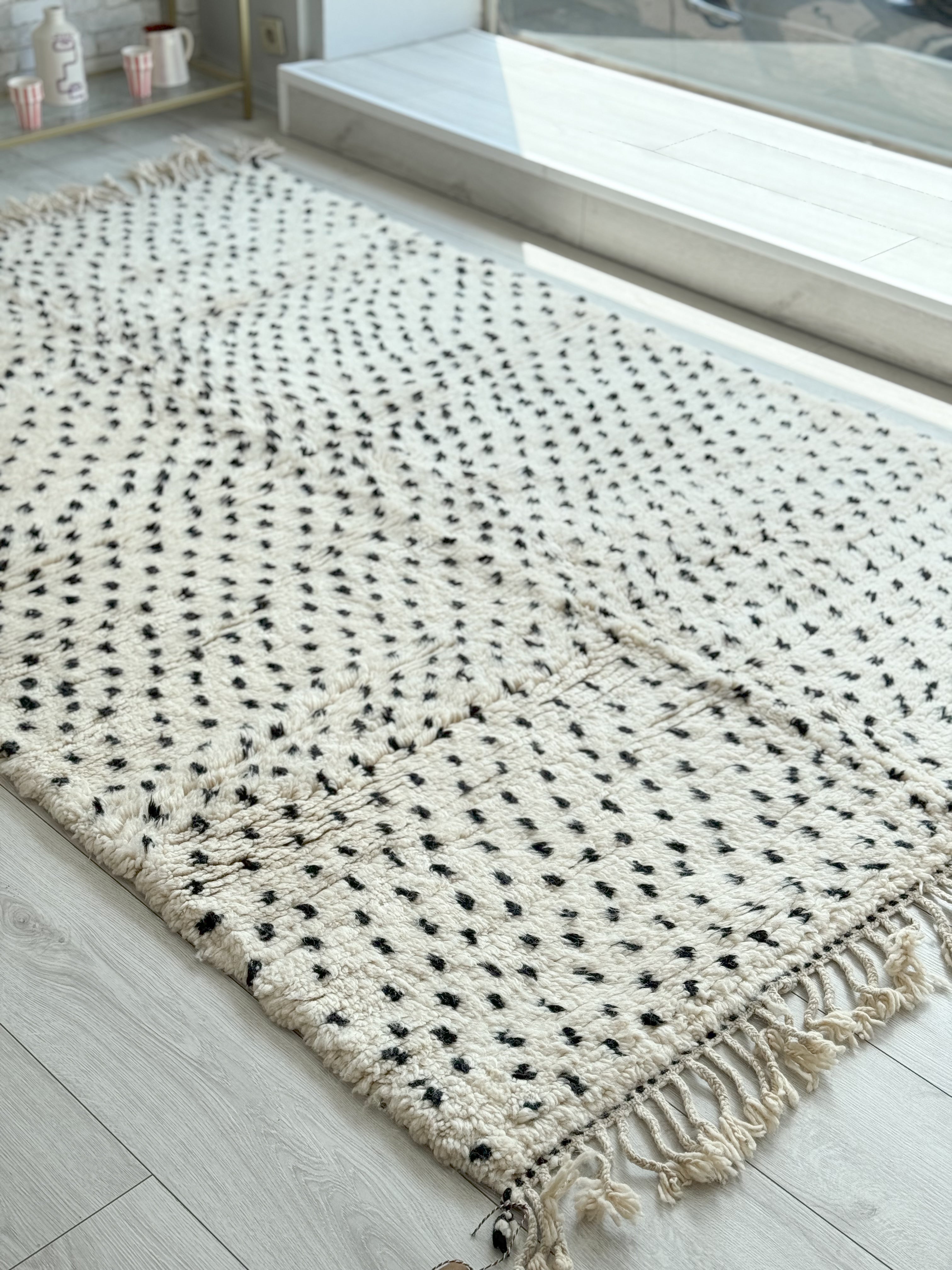 Beni Ouarain Rug 160 x 257 cm / 5.2 x 8.4 ft - n°1146