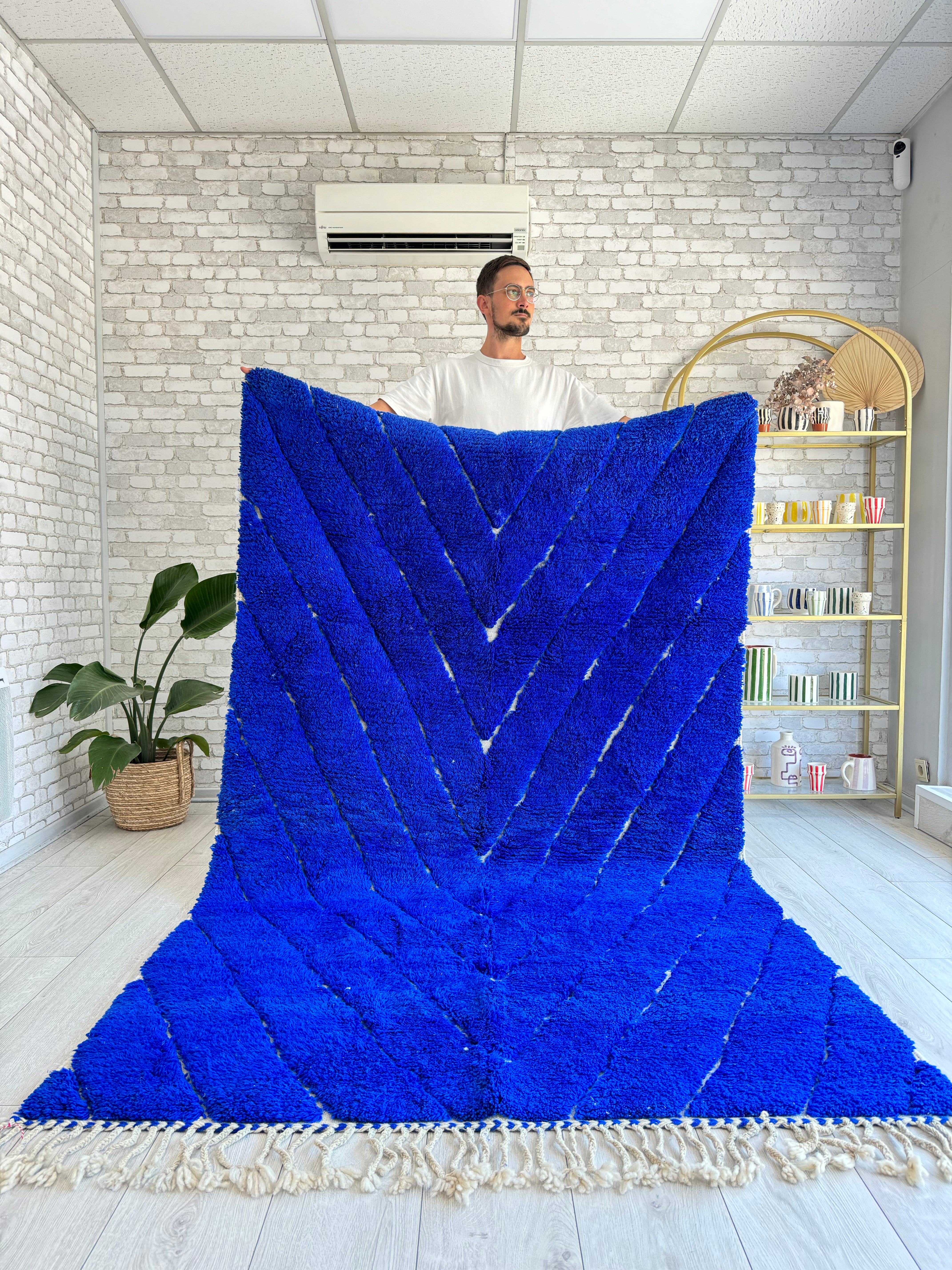 Colorful Beni Ourain Rug  Majorelle Blue 154 x 272 cm / 5.1 x 8.9 ft - n°1171