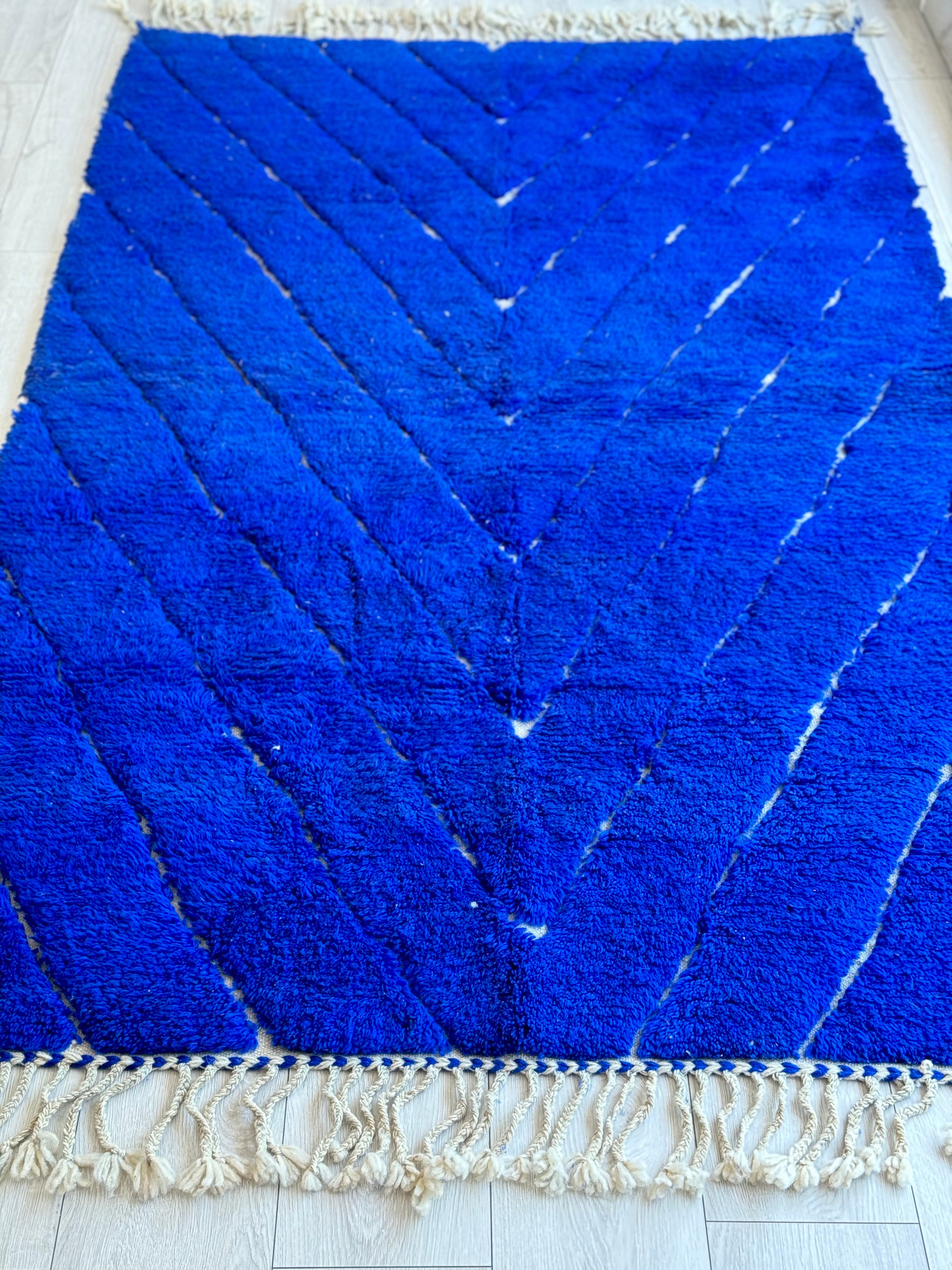 Majorelle blue Berber rug, colorful Beni Ouarain - n°682 