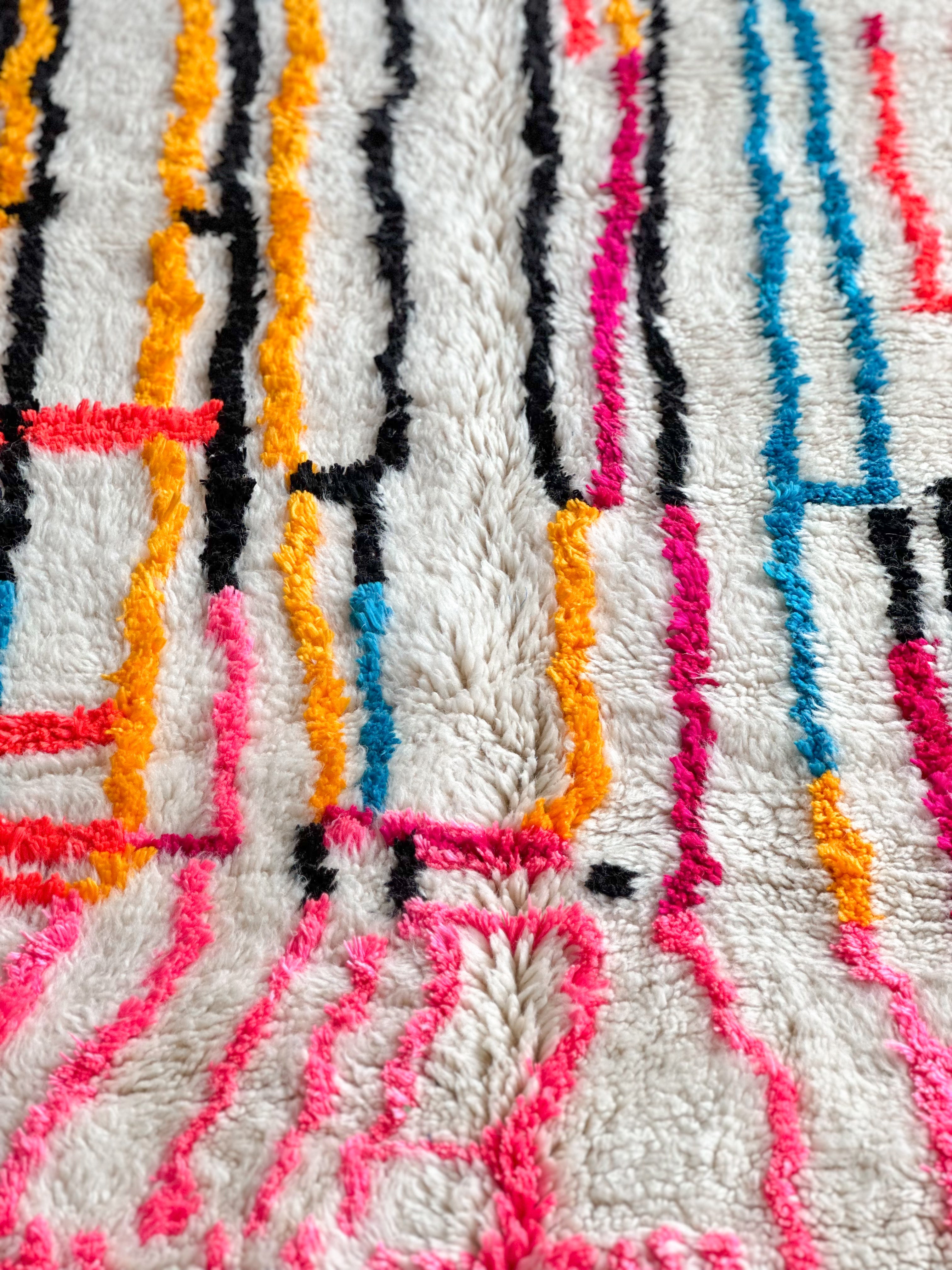 Colorful Berber rug 140 x 260 cm / 4.6 x 8.5 ft - n°700