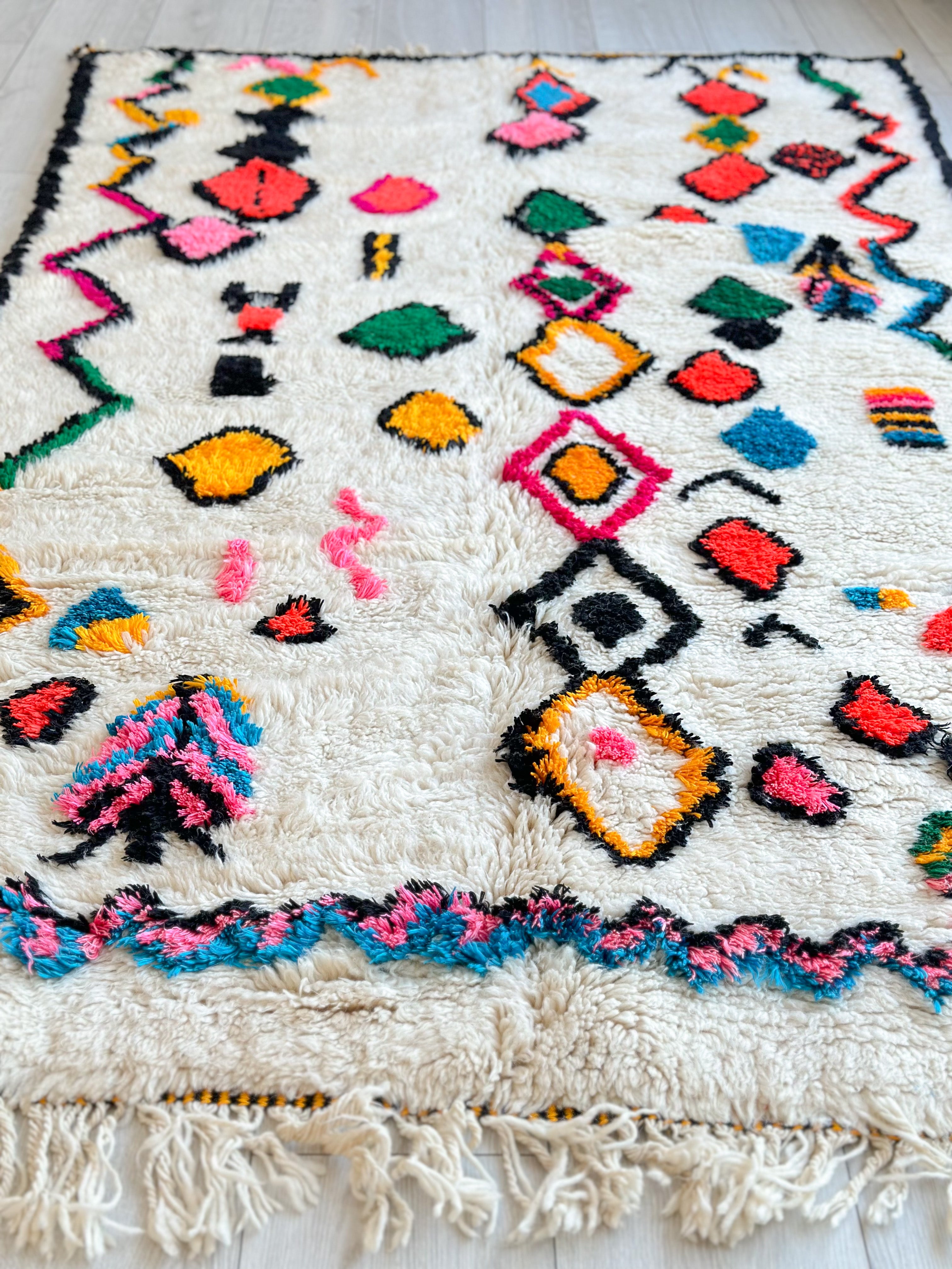 Colorful Berber rug 140 x 260 cm - n°608