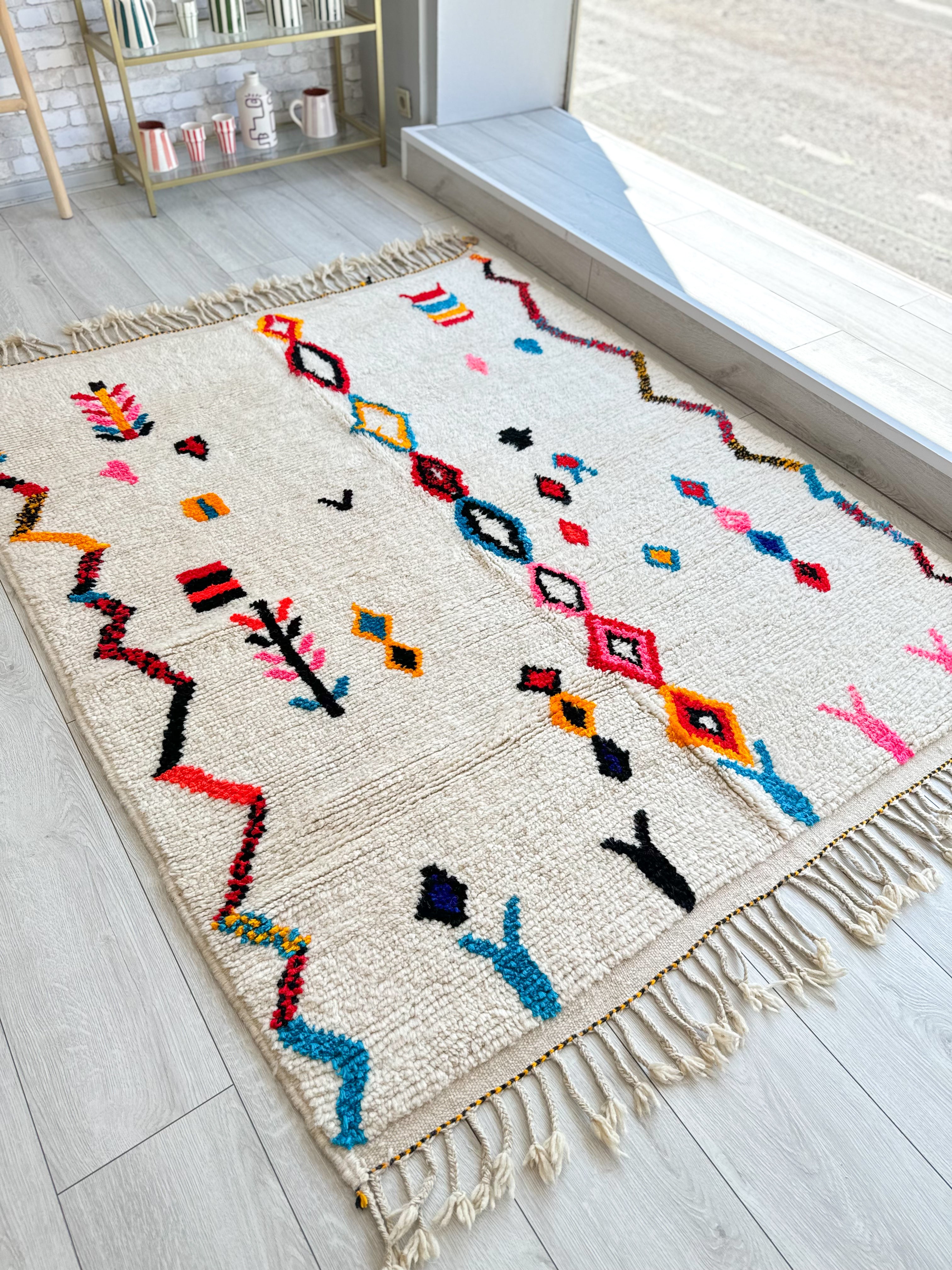 Colorful Moroccan Rug 154 x 202 cm / 5.1 x 6.6 ft - n°1327