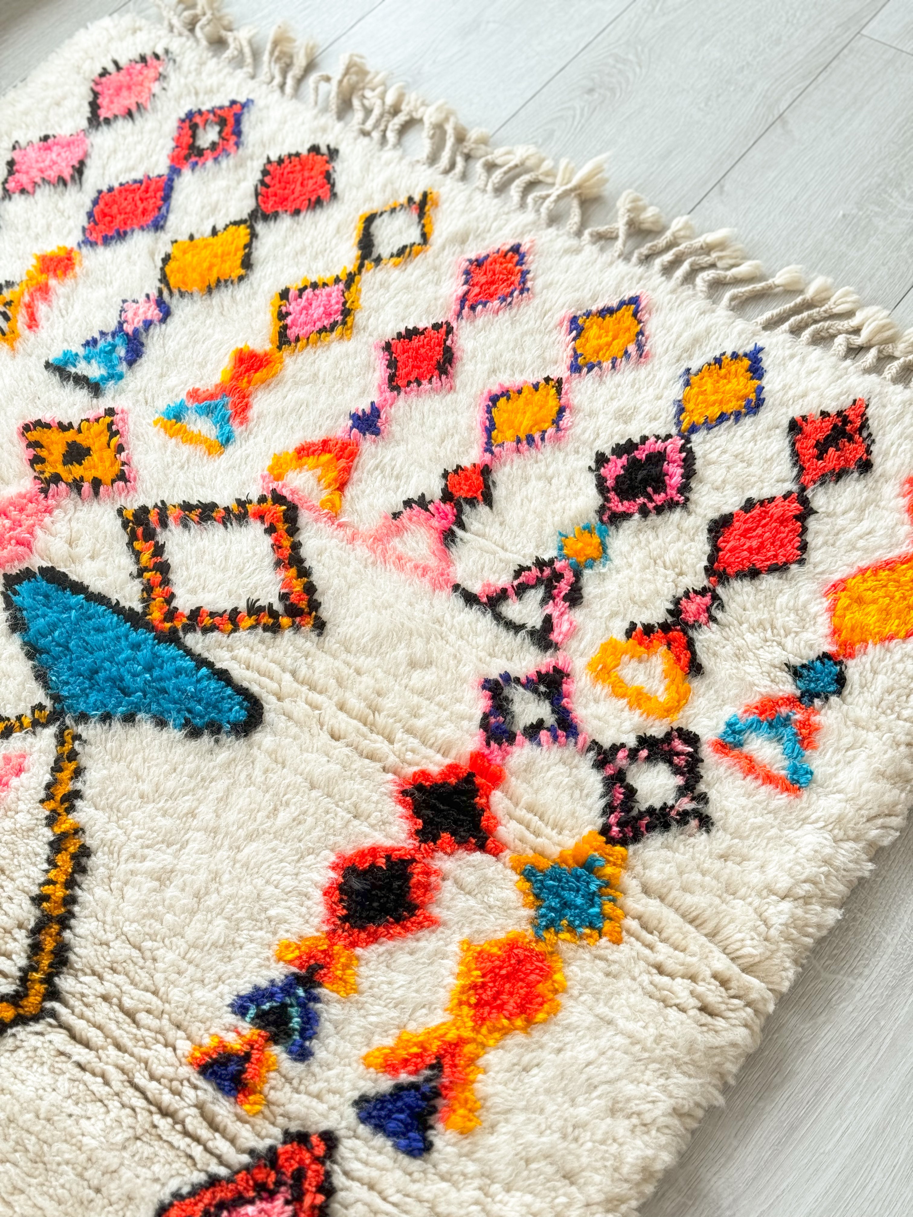 Colorful Berber rug 108 x 165 cm - n°1098