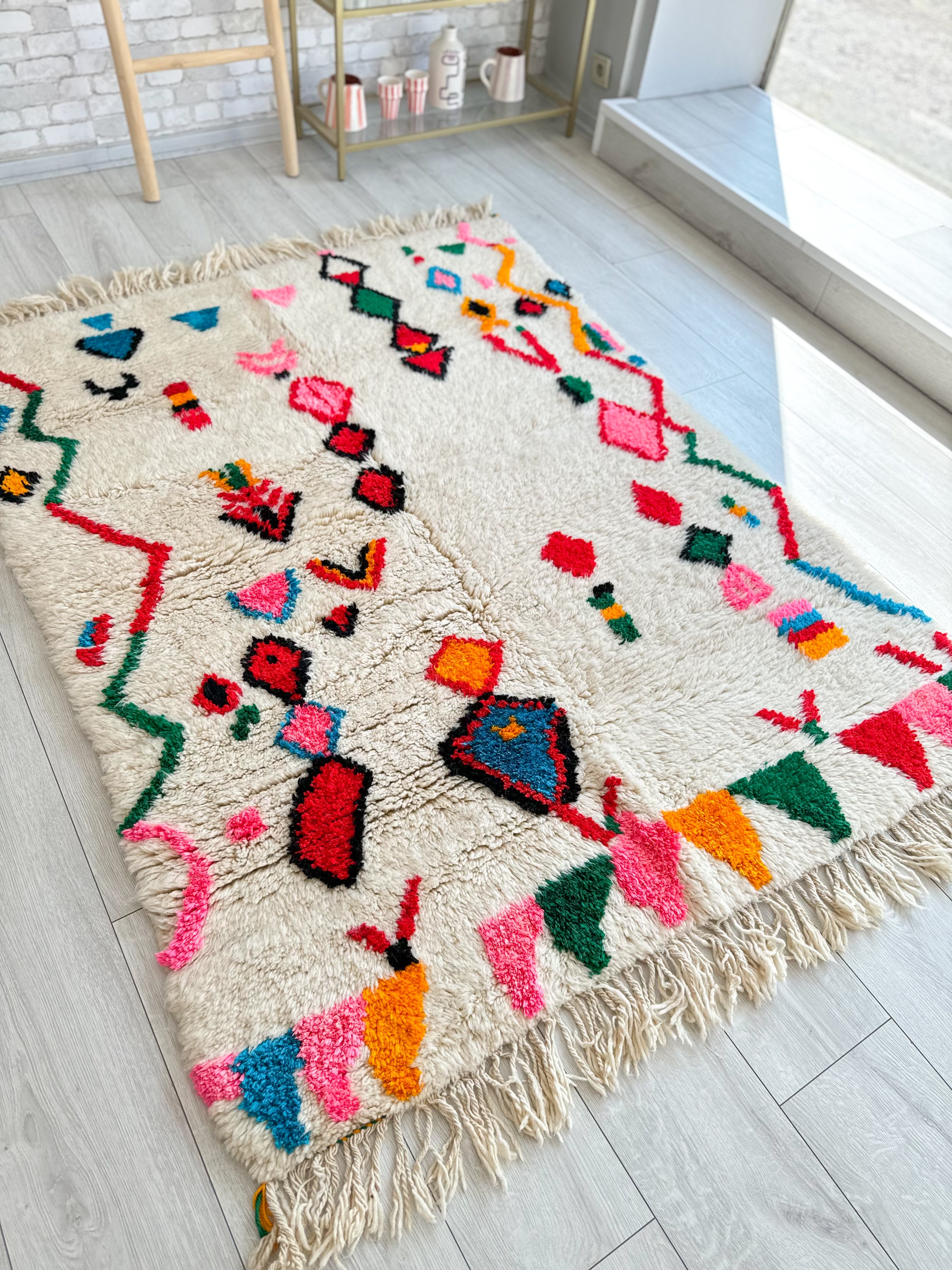 Colorful Moroccan Rug 142 x 200 cm / 4.7 x 6.6 ft - n°1358