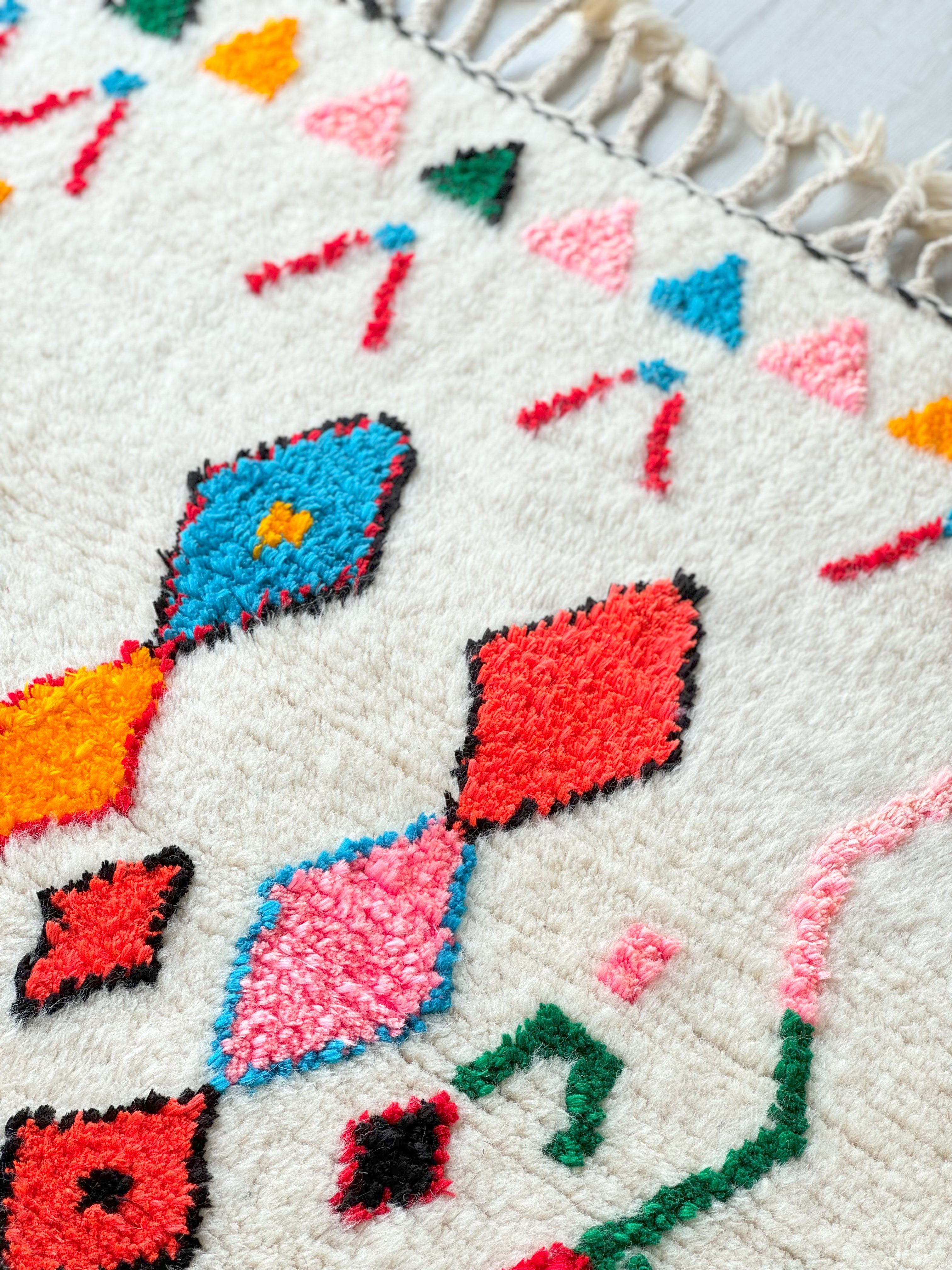 Colorful Berber rug 109 x 159 cm - n°1086