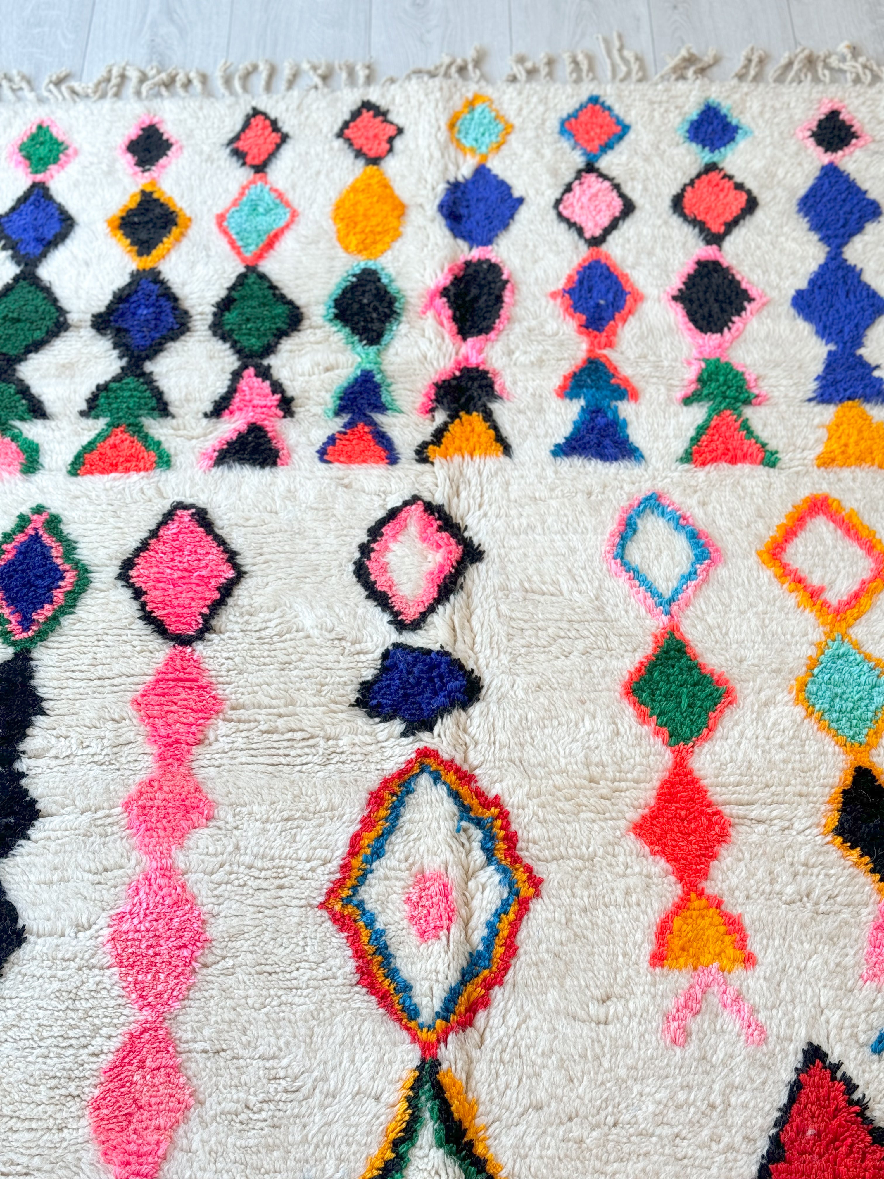  Colorful Berber rug 141 x 253 cm / 4.6 x 8.3 ft - n°1197