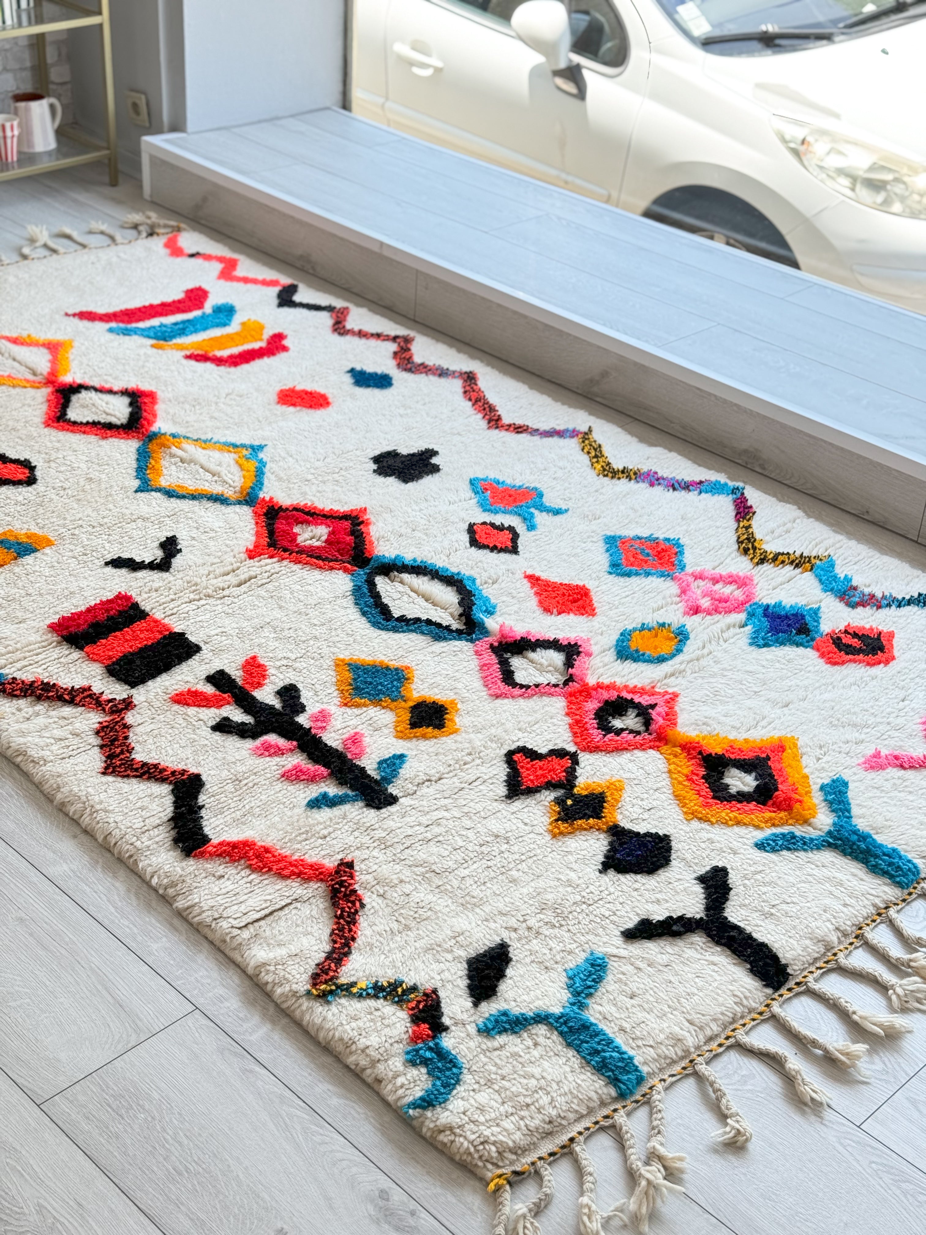 Colorful Berber rug 143 x 270 cm / 4.7 x 8.9 ft - n°1101