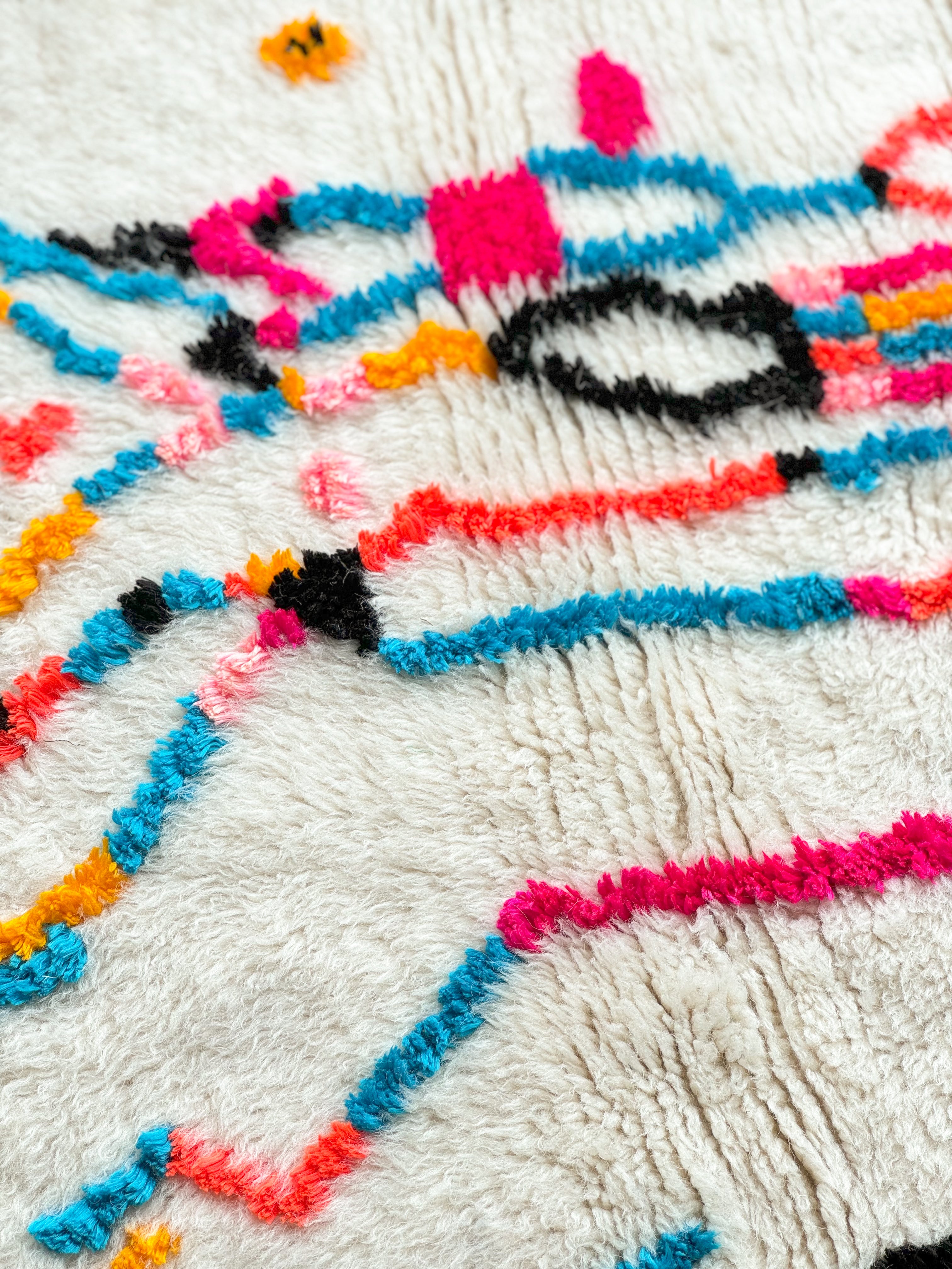 Colorful Berber rug 110 x 167 cm - n°1097