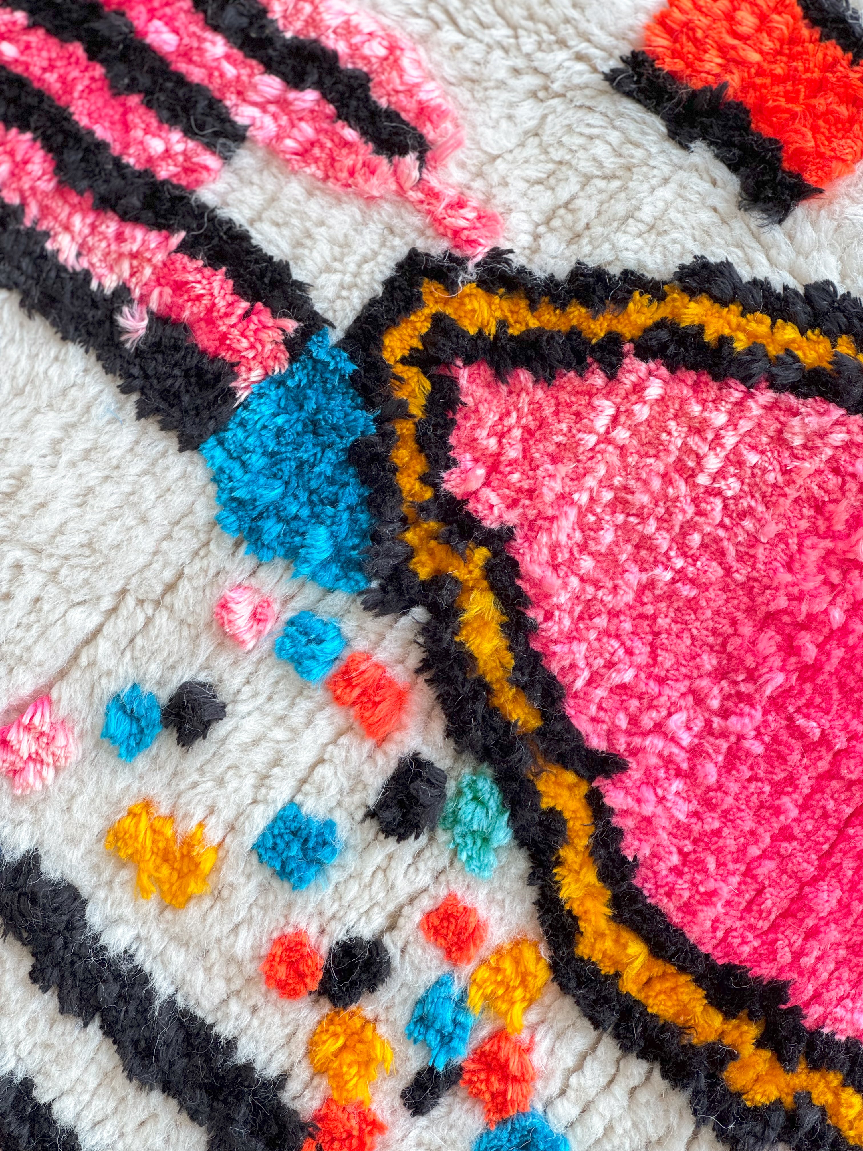 Colorful Berber rug 100 x 163 cm - n°1023