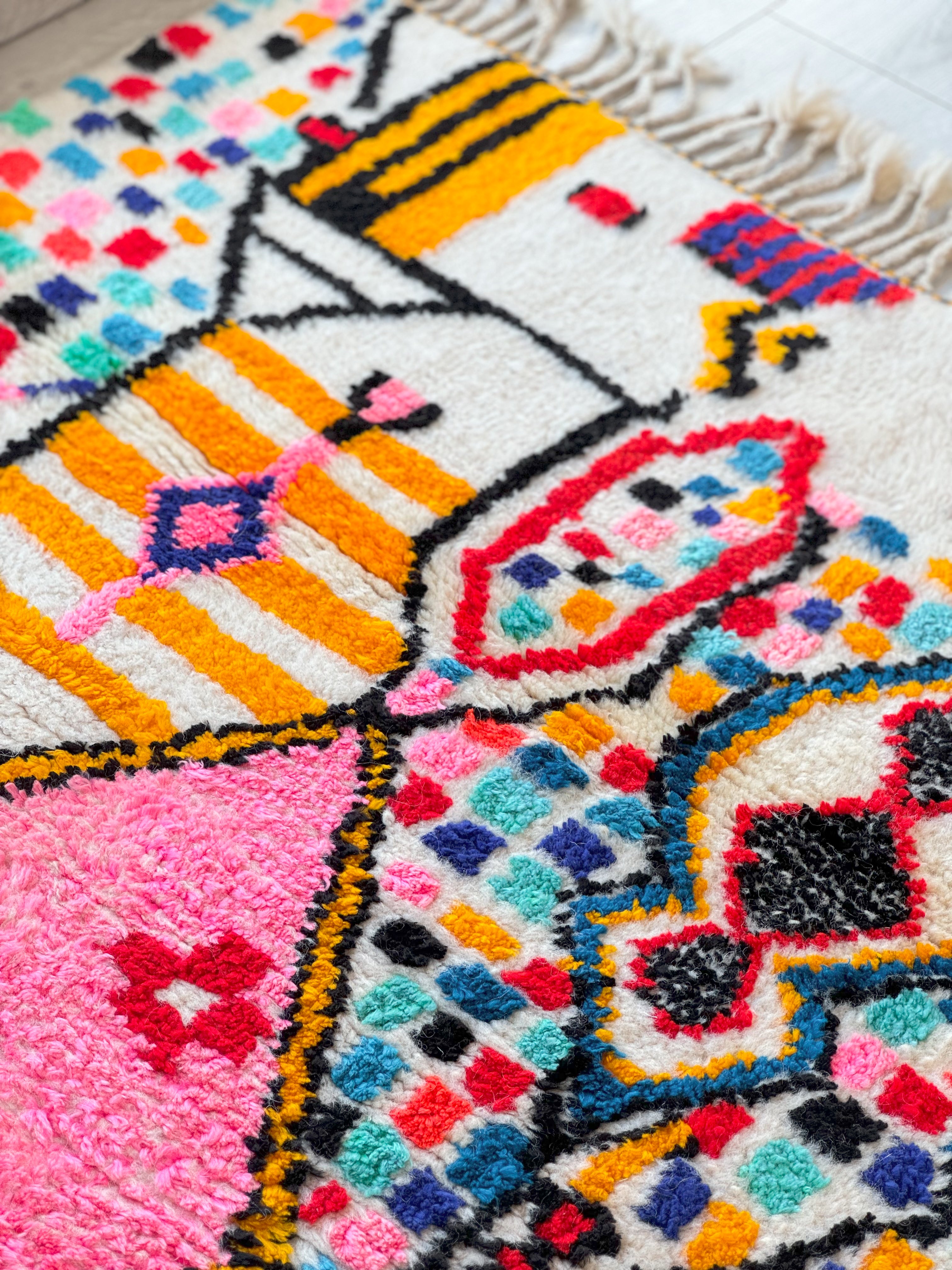 Colorful Berber Rug 109 x 150 cm / 3.6 x 4.9 ft - n°1065