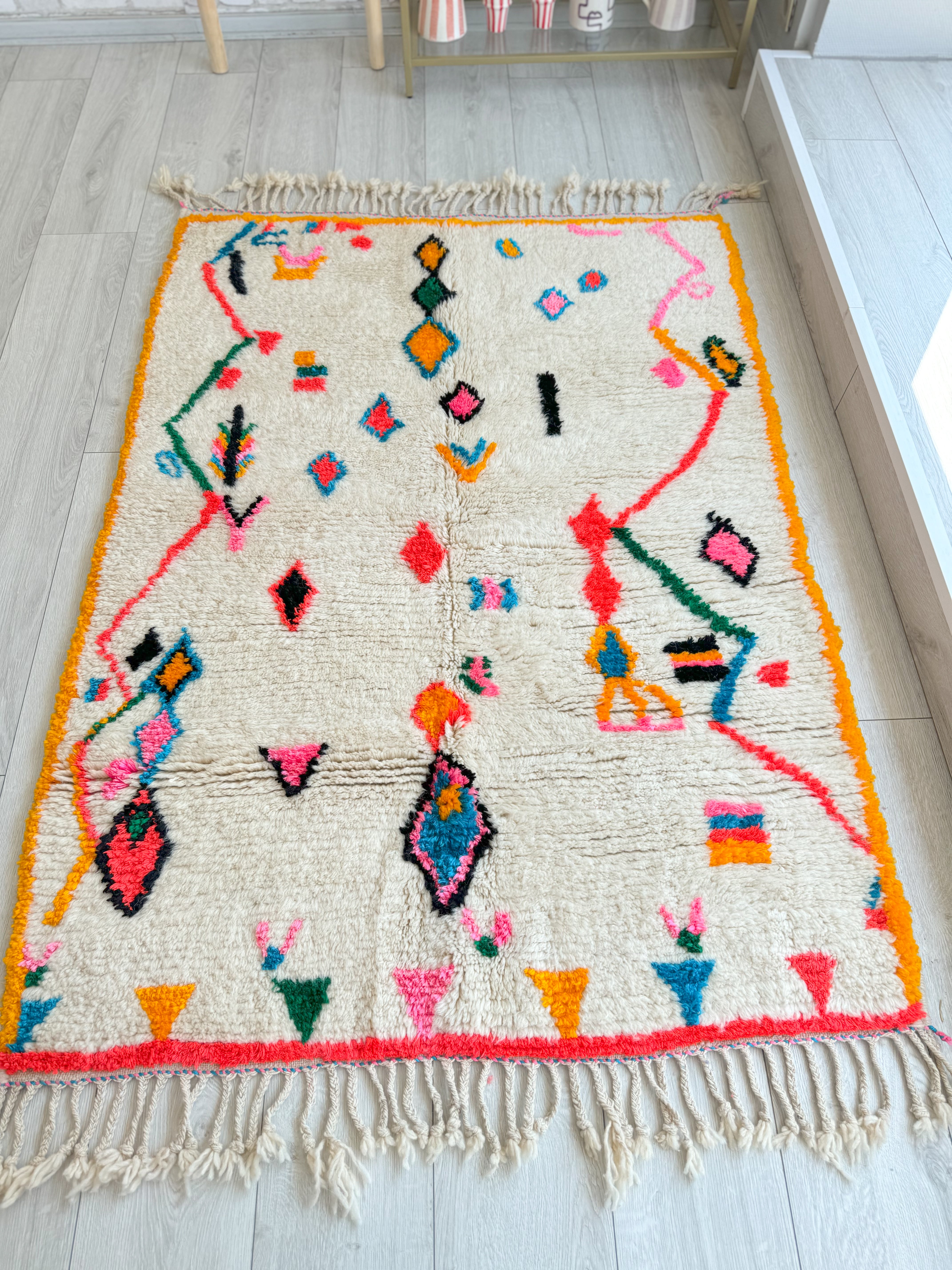 Colorful Moroccan Rug 122 x 192 cm / 4.0 x 6.3 ft - n°1334