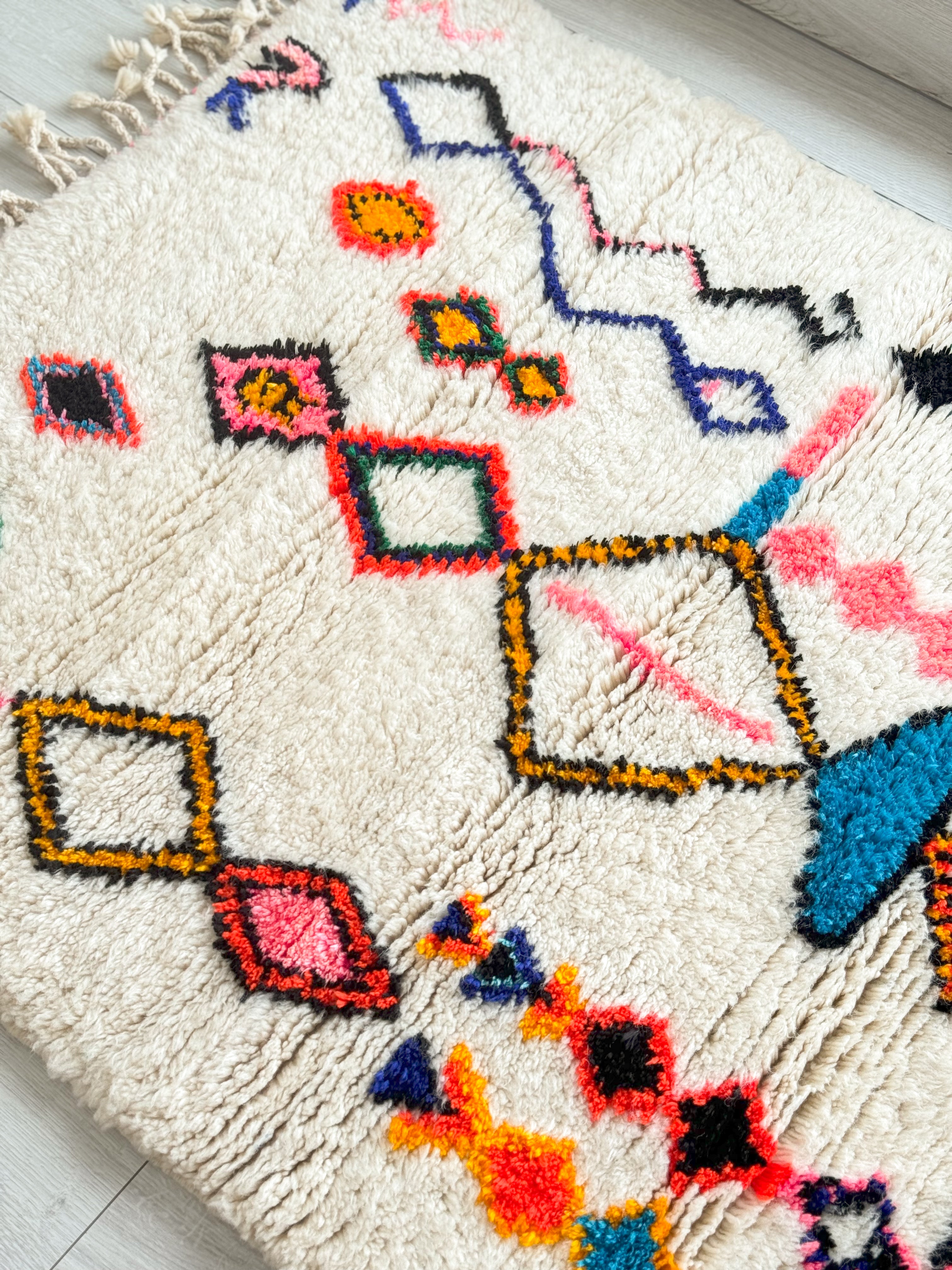 Colorful Berber rug 108 x 165 cm - n°1098