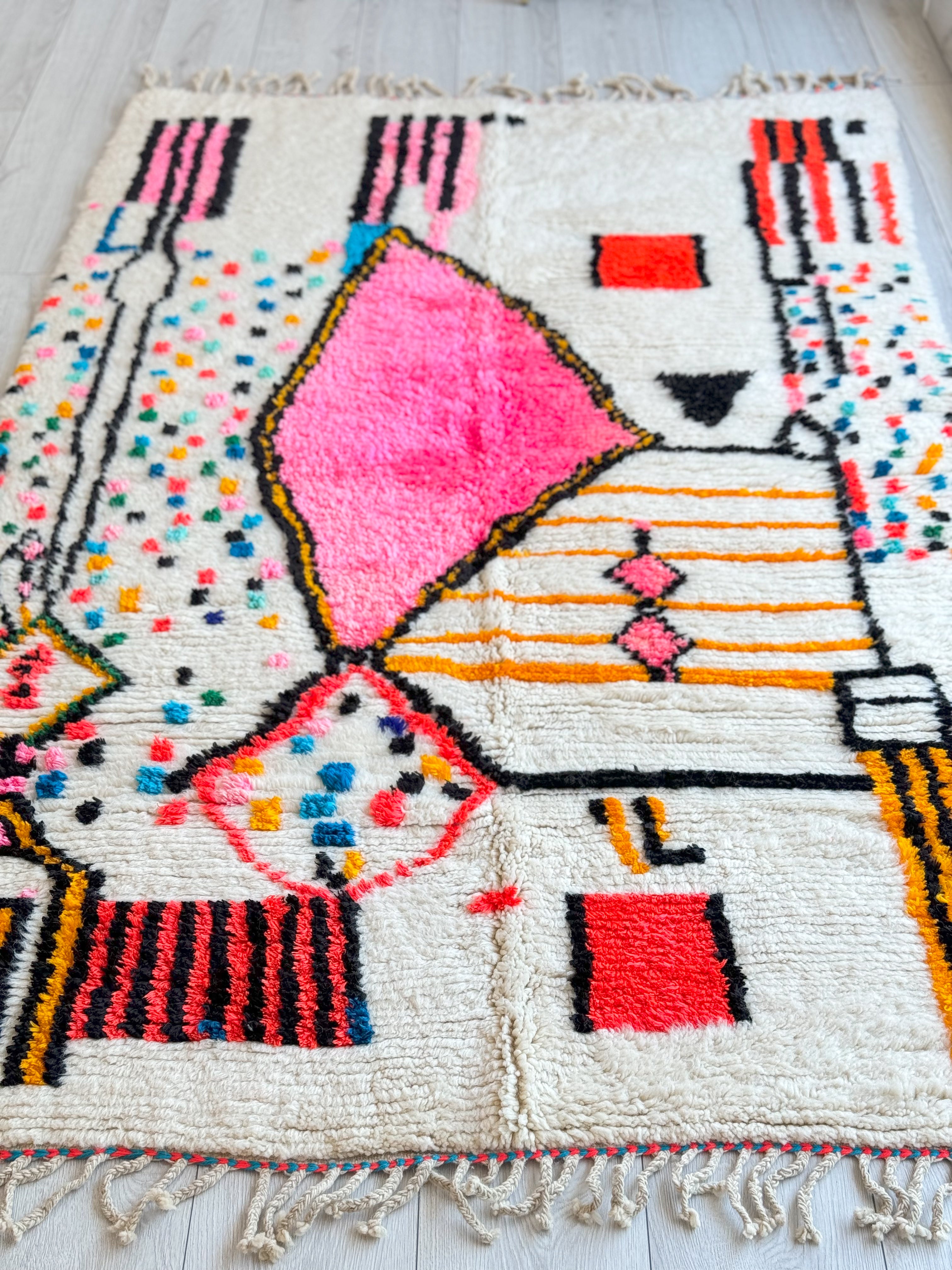 Colorful Berber rug 148 x 250 cm / 4.9 x 8.2 ft - n°1104