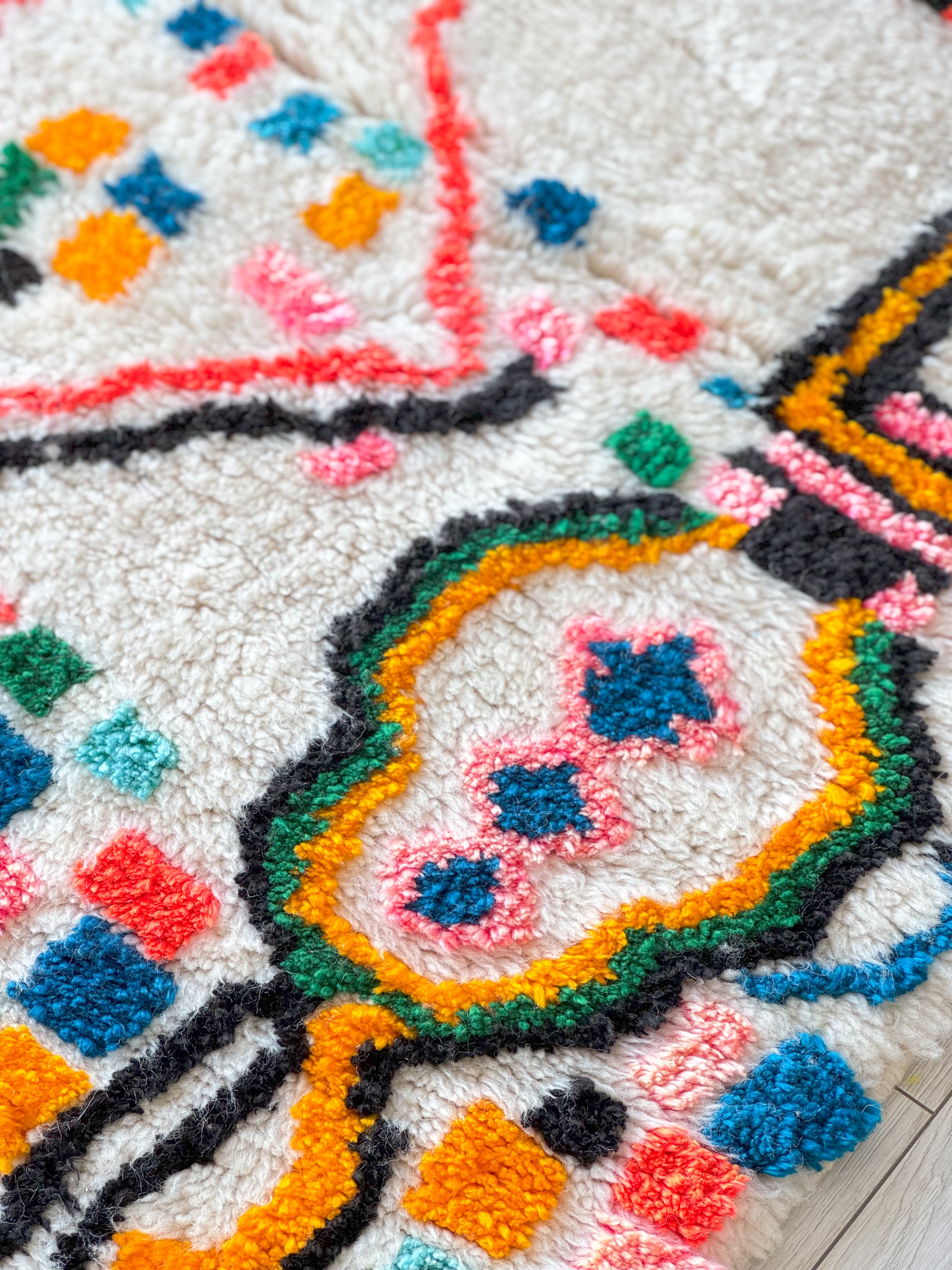 Colorful Berber rug 148 x 242 cm - n°940