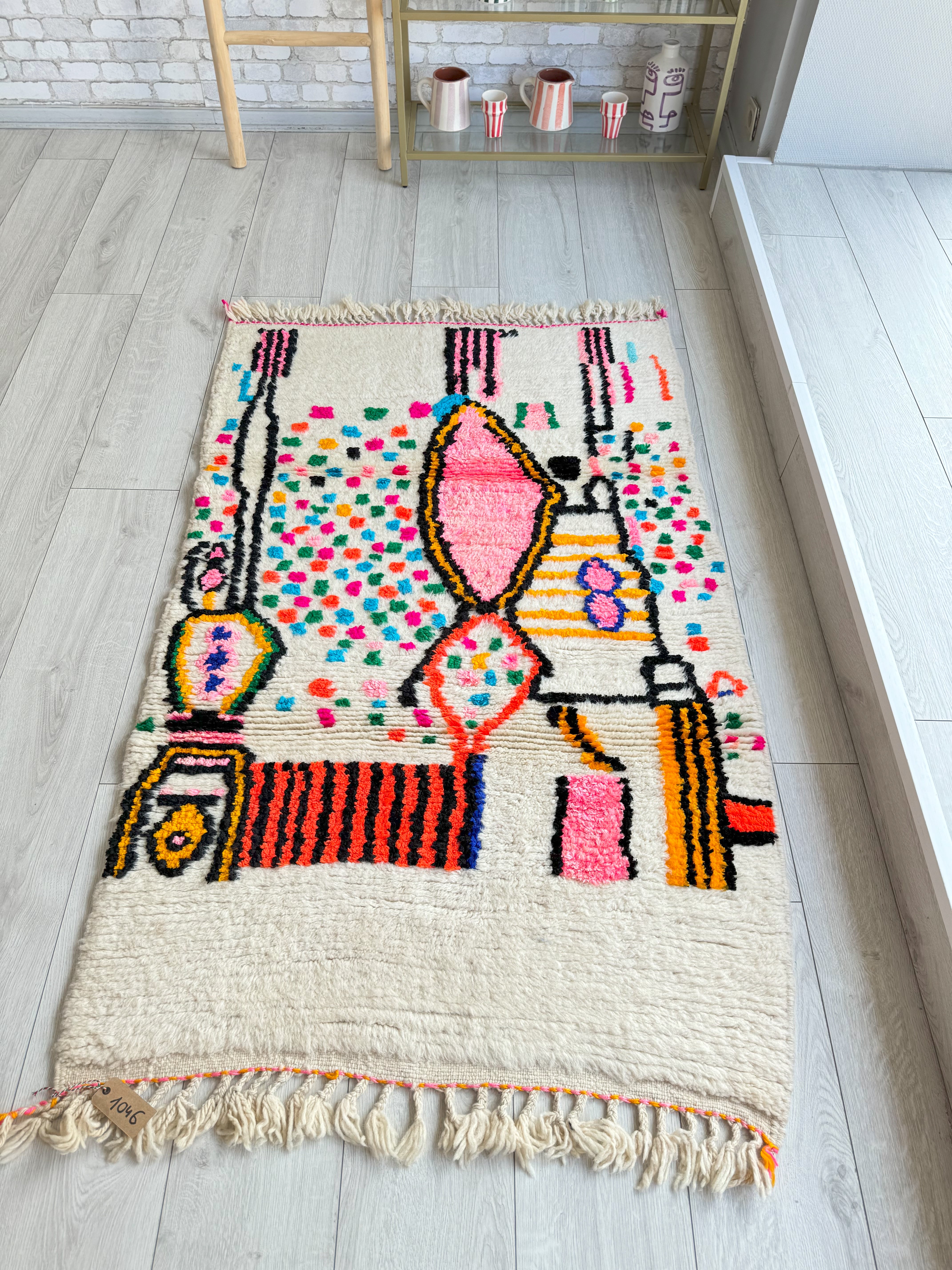 Colorful Moroccan Rug 101 x 170 cm / 3.3 x 5.6 ft - n°1046