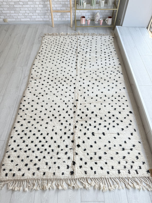 Beni Ouarain Rug 145 x 270 cm / 4.8 x 8.9 ft - n°1107