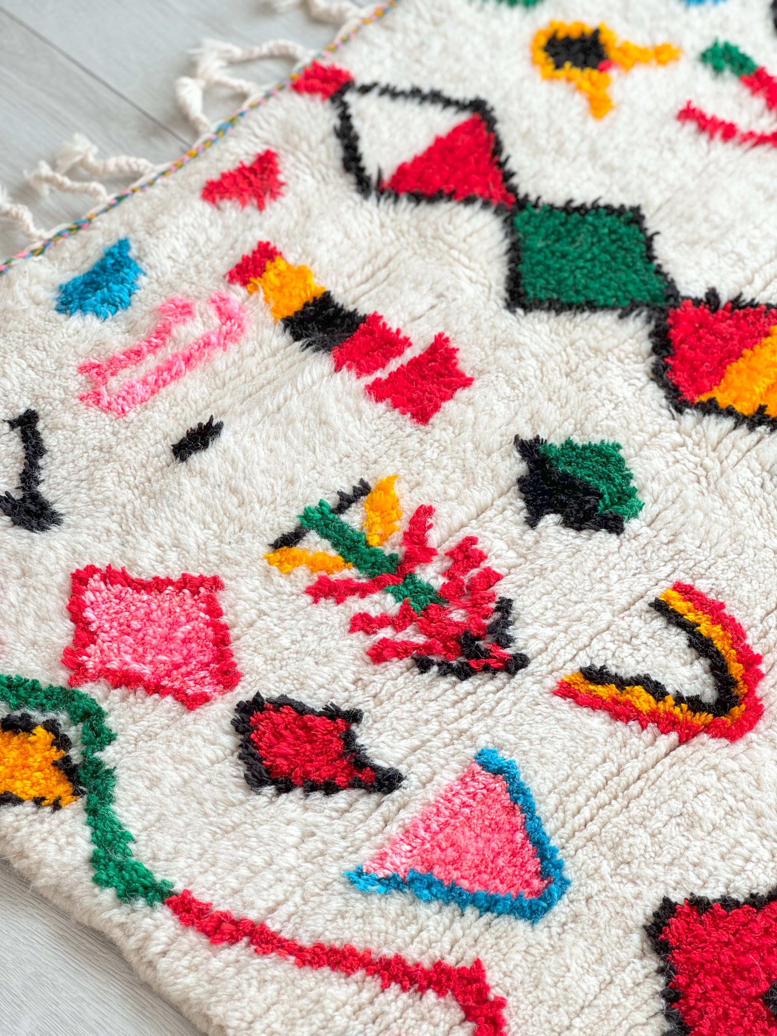 Colorful Berber rug 107 x 150 cm - n°997