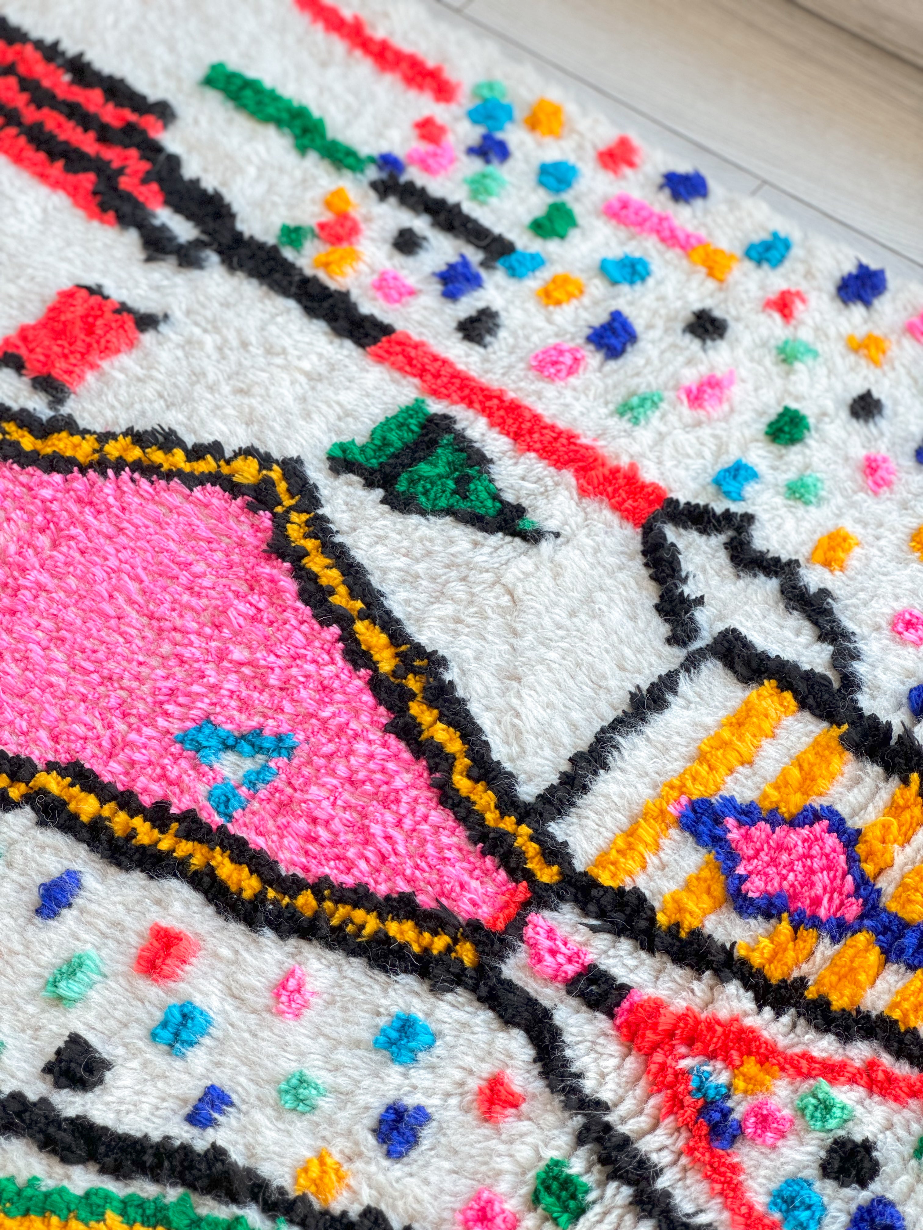 Colorful Berber rug 100 x 150 cm - n°846