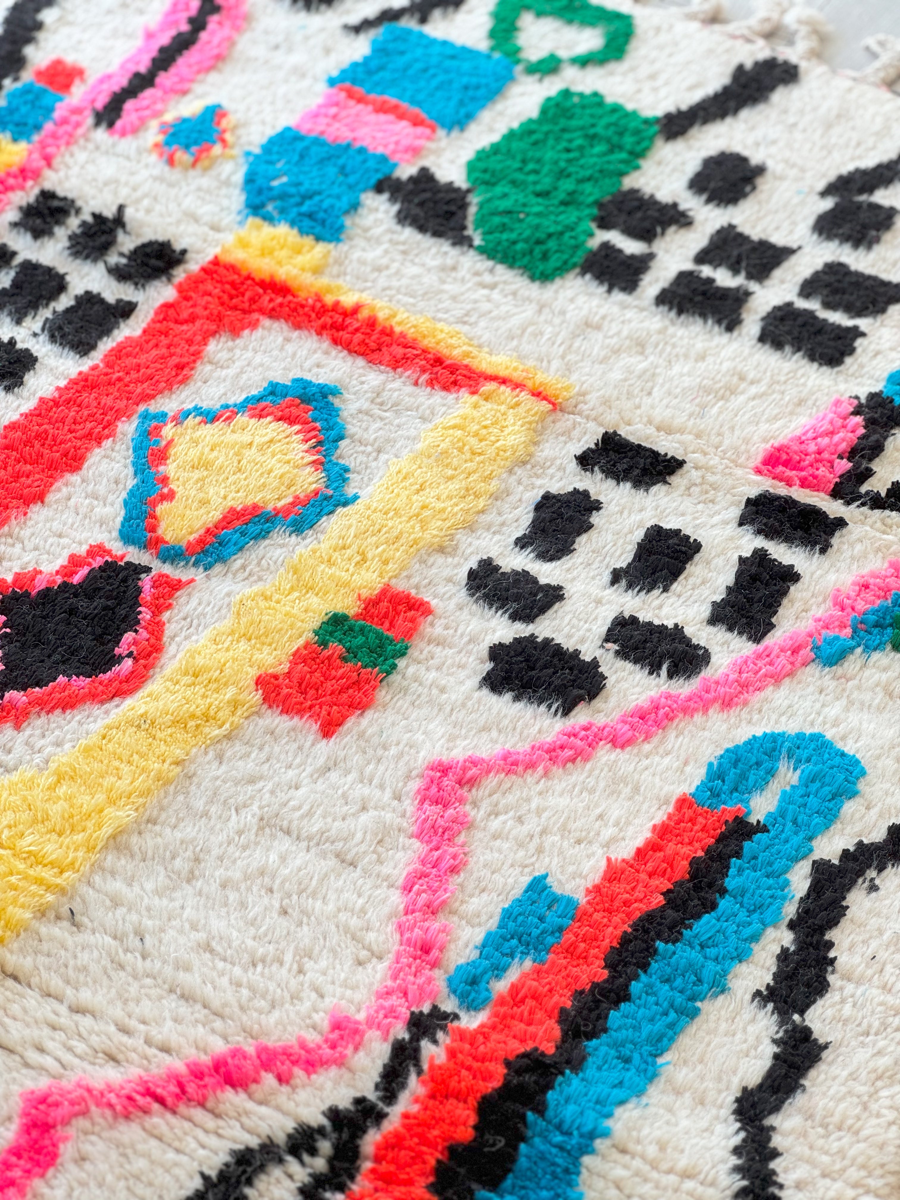 Colorful Berber rug 106 x 159 cm - n°1041