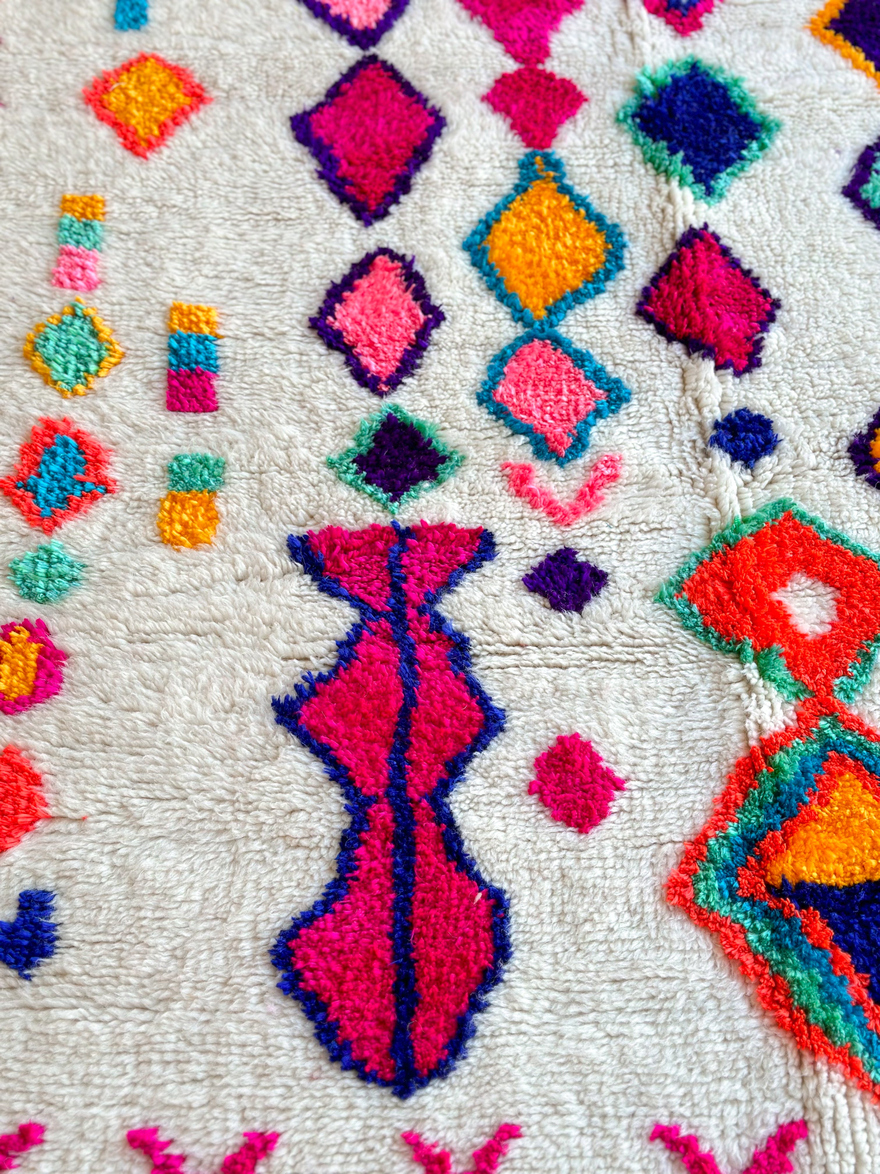 Colorful Berber rug 150 x 260 cm - n°690