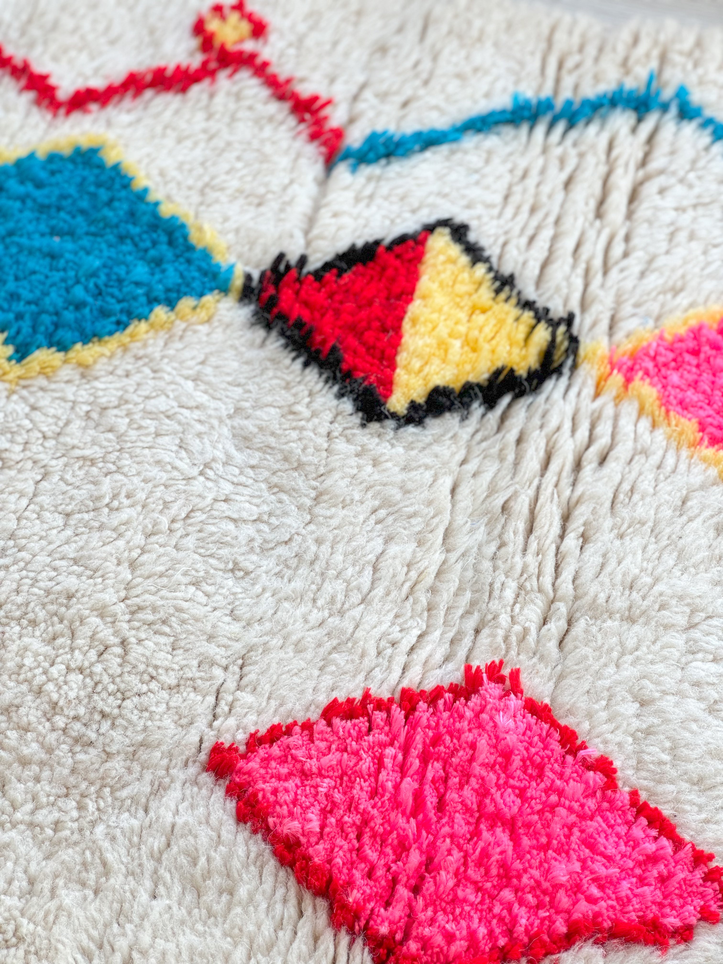 Colorful Berber rug 144 x 255 cm - n°737