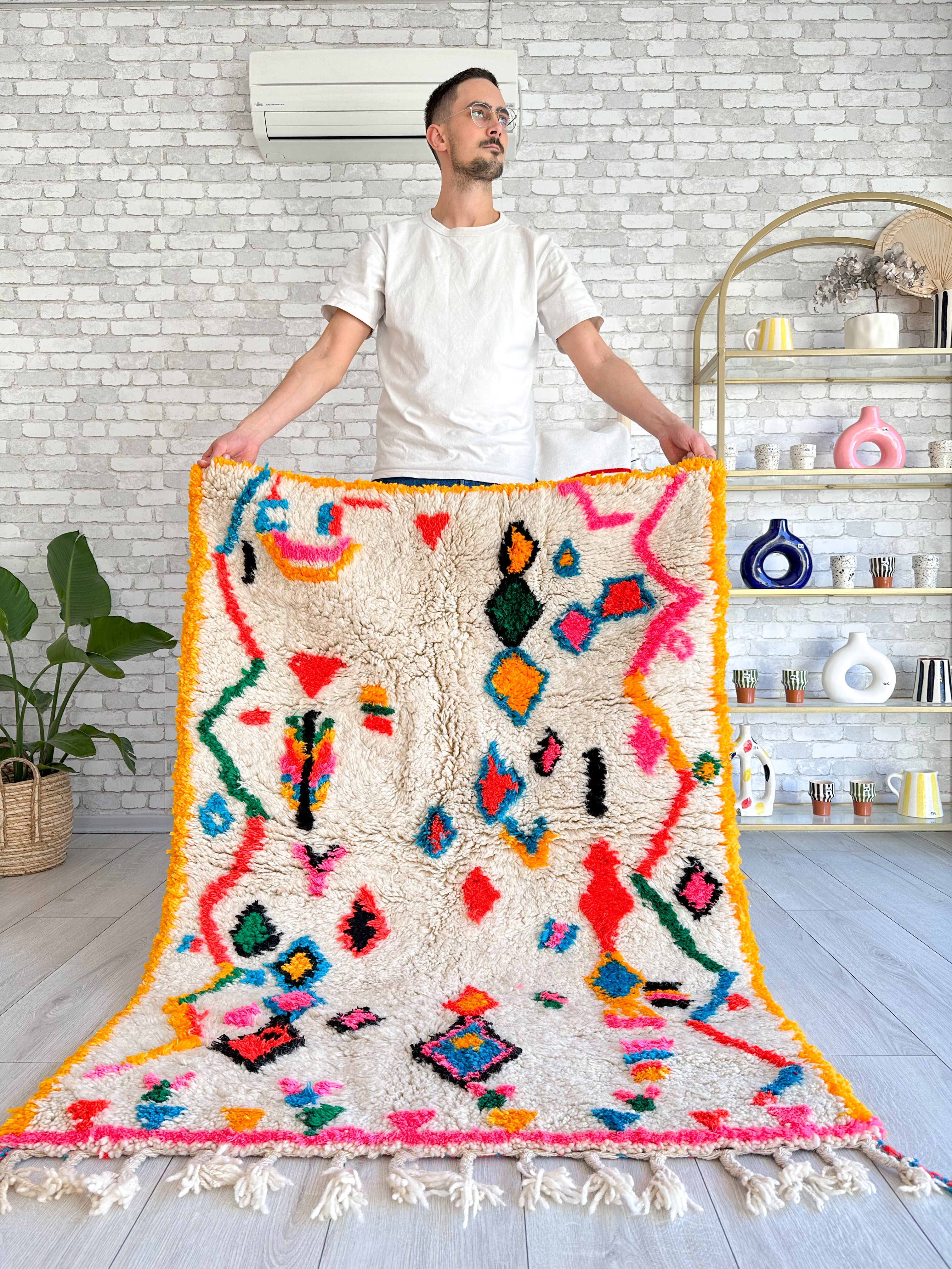 Colorful Berber rug 107 x 170 cm - n°717