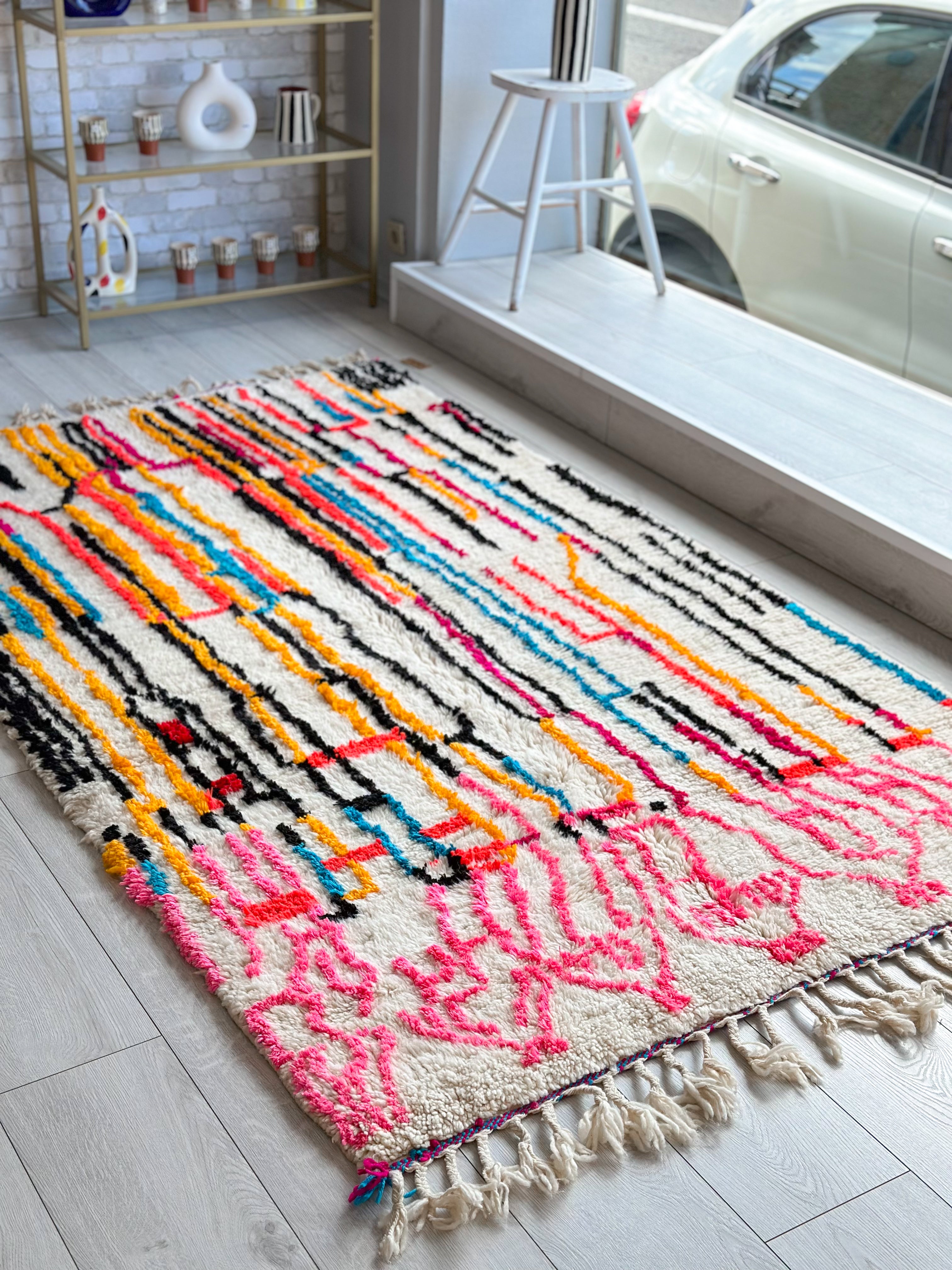 Colorful Berber rug 140 x 260 cm / 4.6 x 8.5 ft - n°700