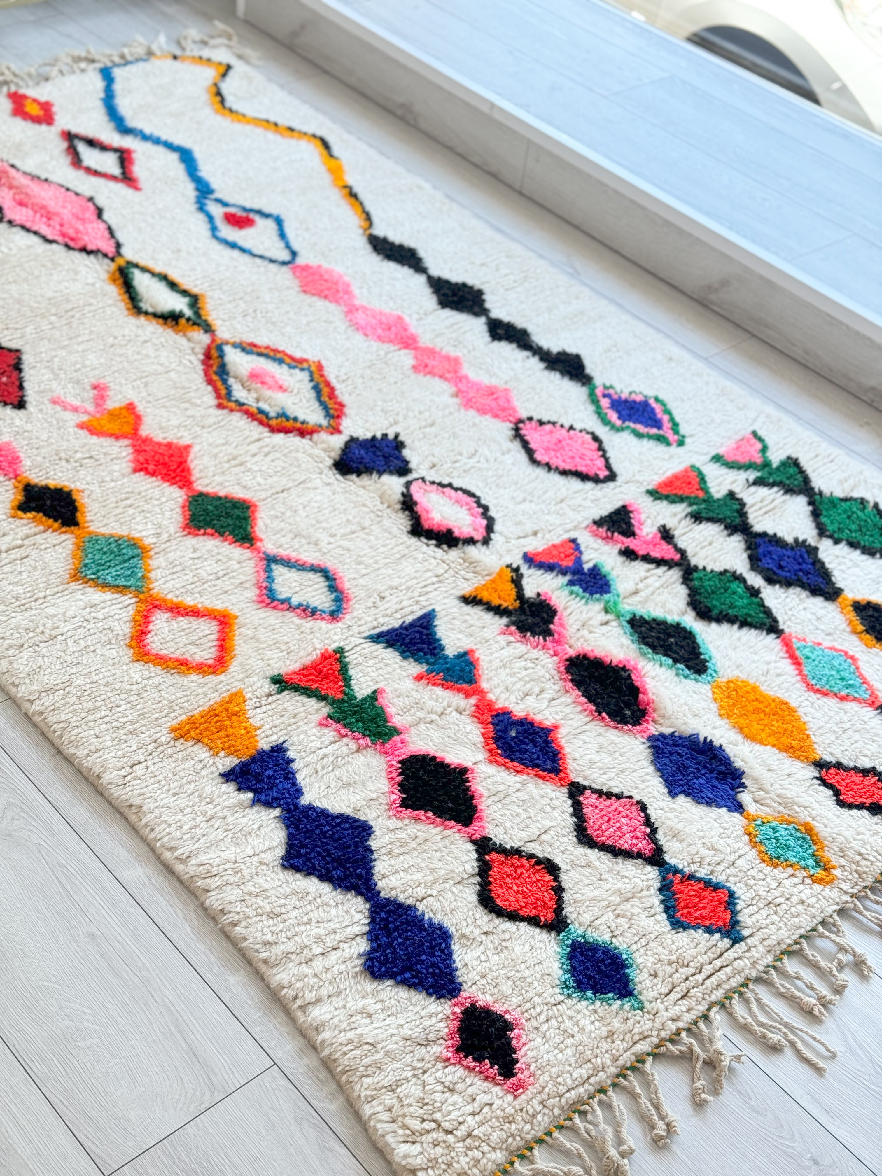  Colorful Berber rug 141 x 253 cm / 4.6 x 8.3 ft - n°1197