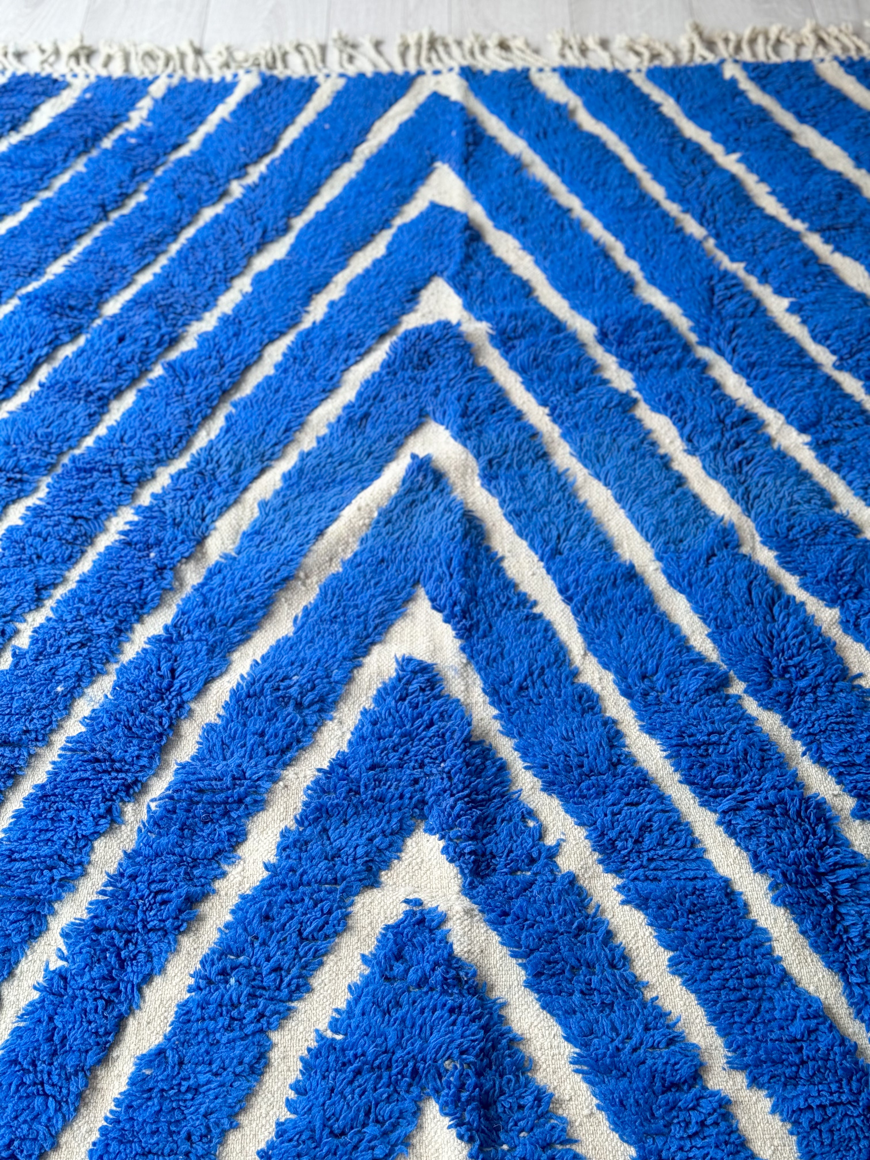 Tapis Beni Ouarain coloré bleu majorelle - 210 x 281 cm - n°1195