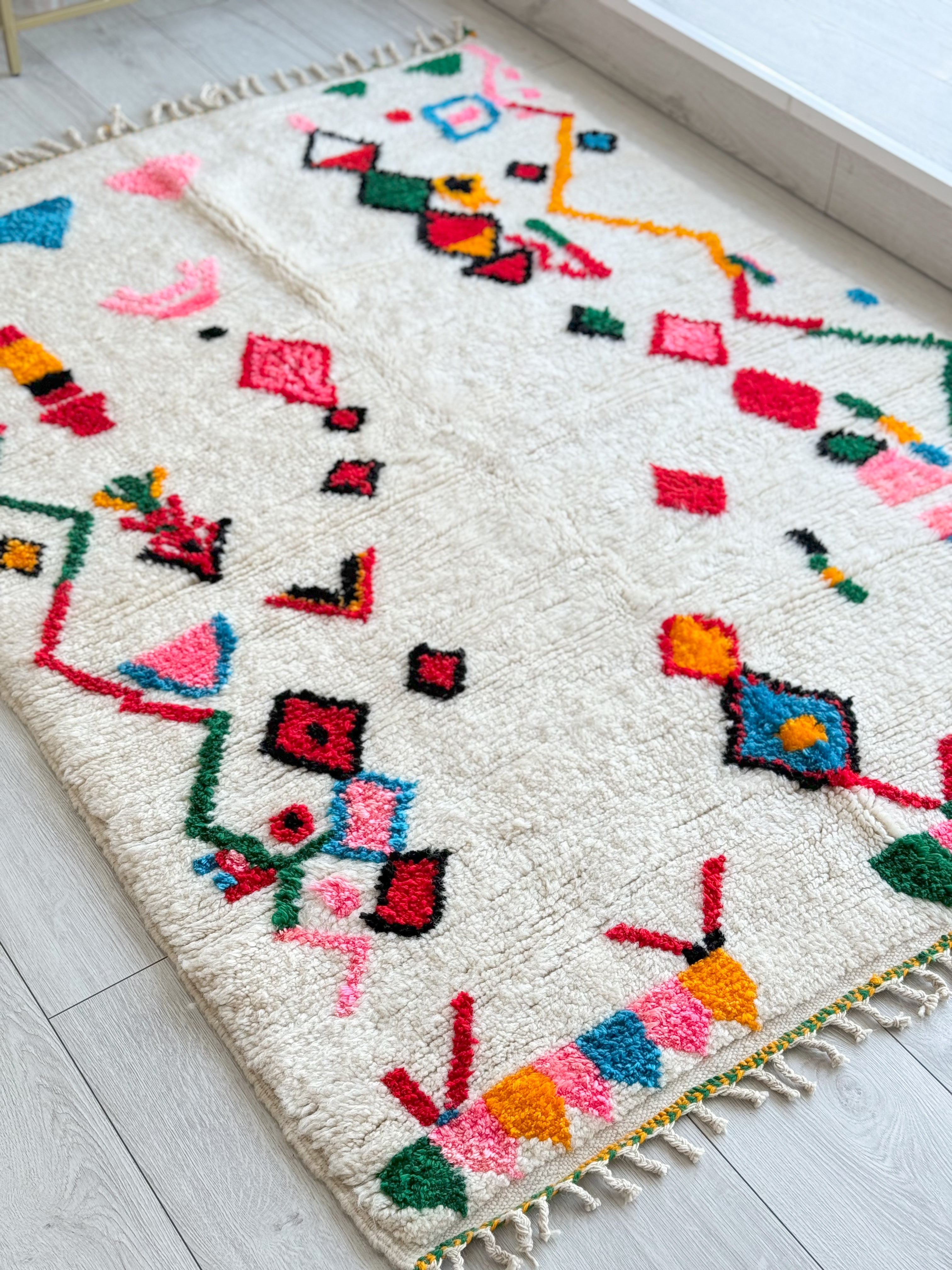 Colorful Berber rug 138 x 195 cm - n°984