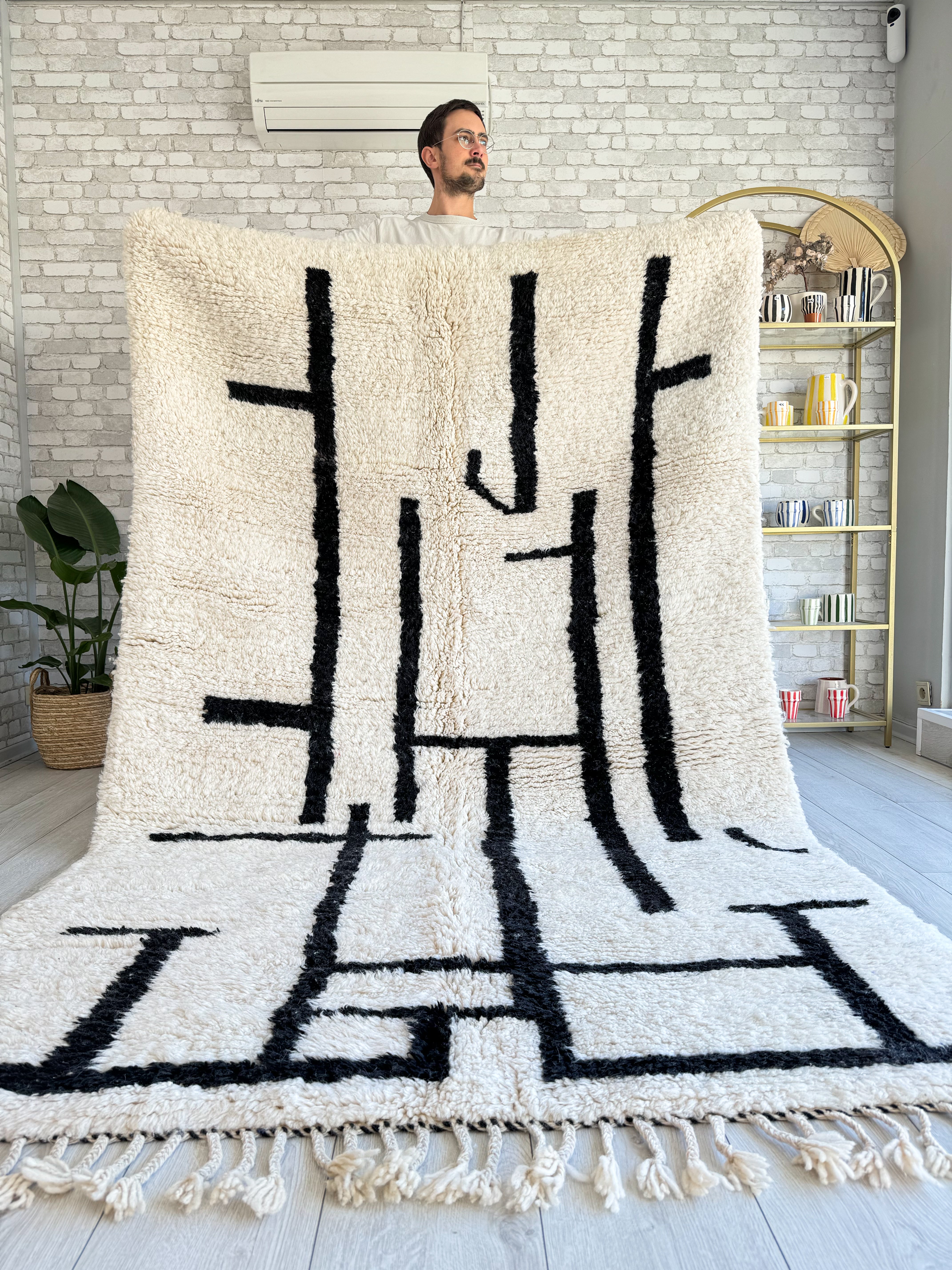 Beni Ouarain Rug 158 x 272 cm / 5.2 x 8.9 ft - n°917