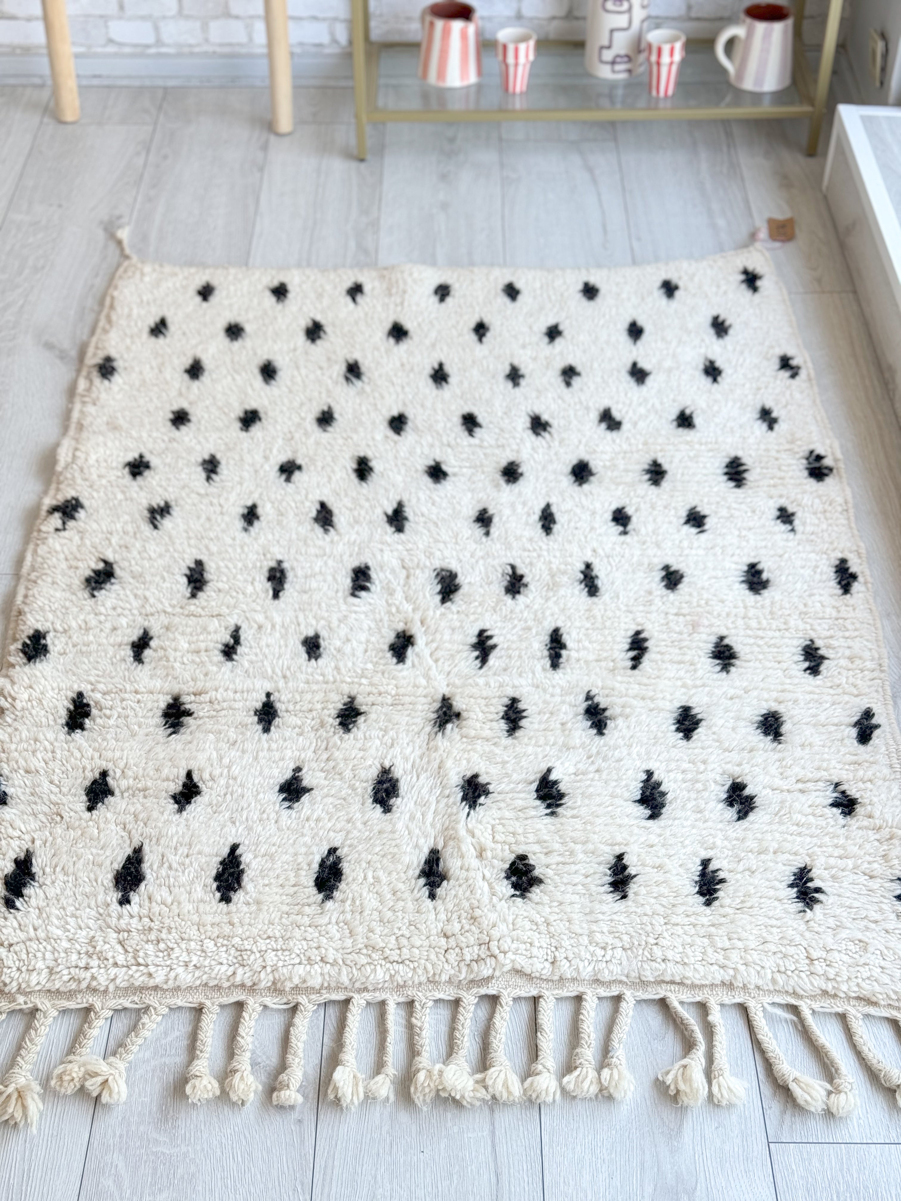 Beni Ouarain Rug 110 x 150 cm / 3.6 x 4.9 ft - n°1276