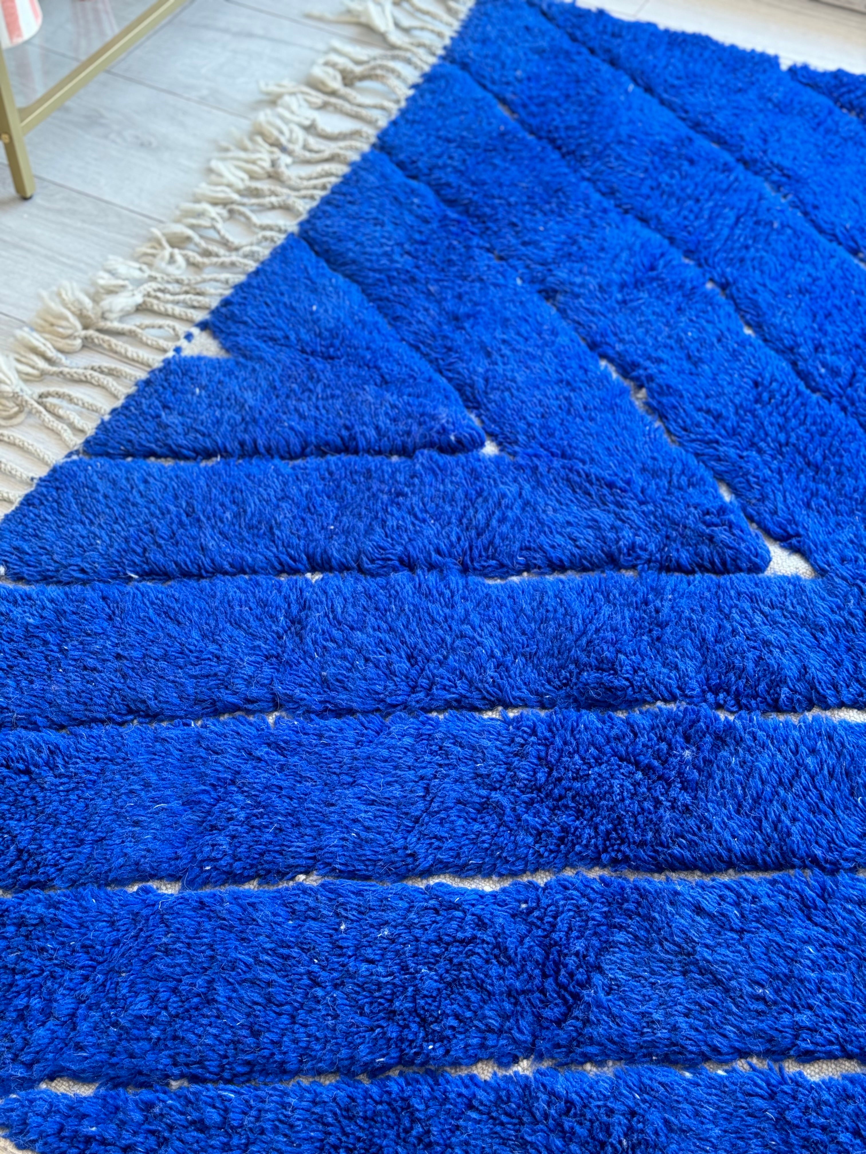 Colorful Beni Ourain Rug  Majorelle Blue 154 x 272 cm / 5.1 x 8.9 ft - n°1171